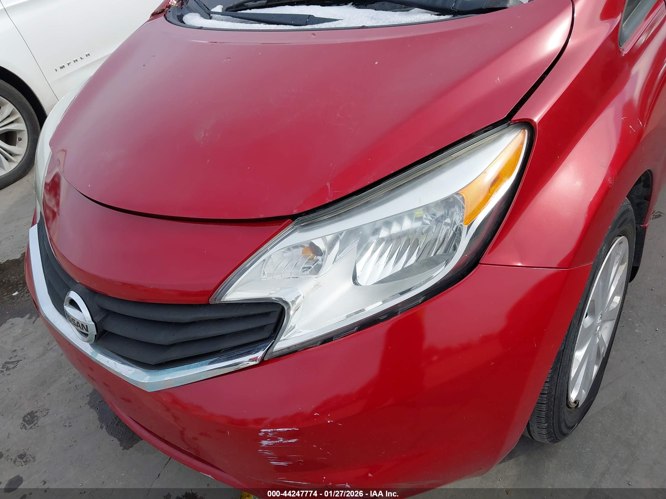 NISSAN VERSA image 6