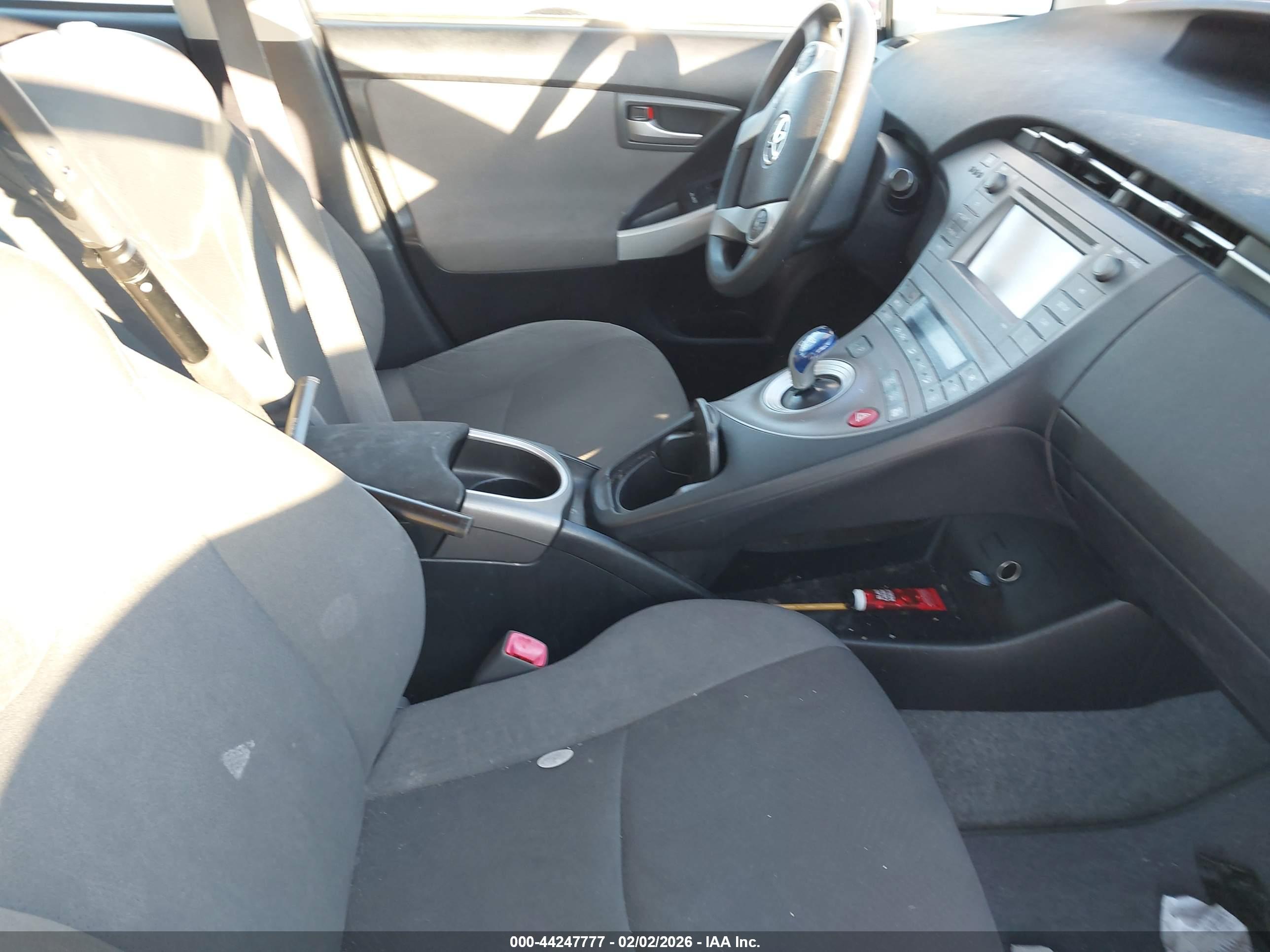 TOYOTA PRIUS image 5