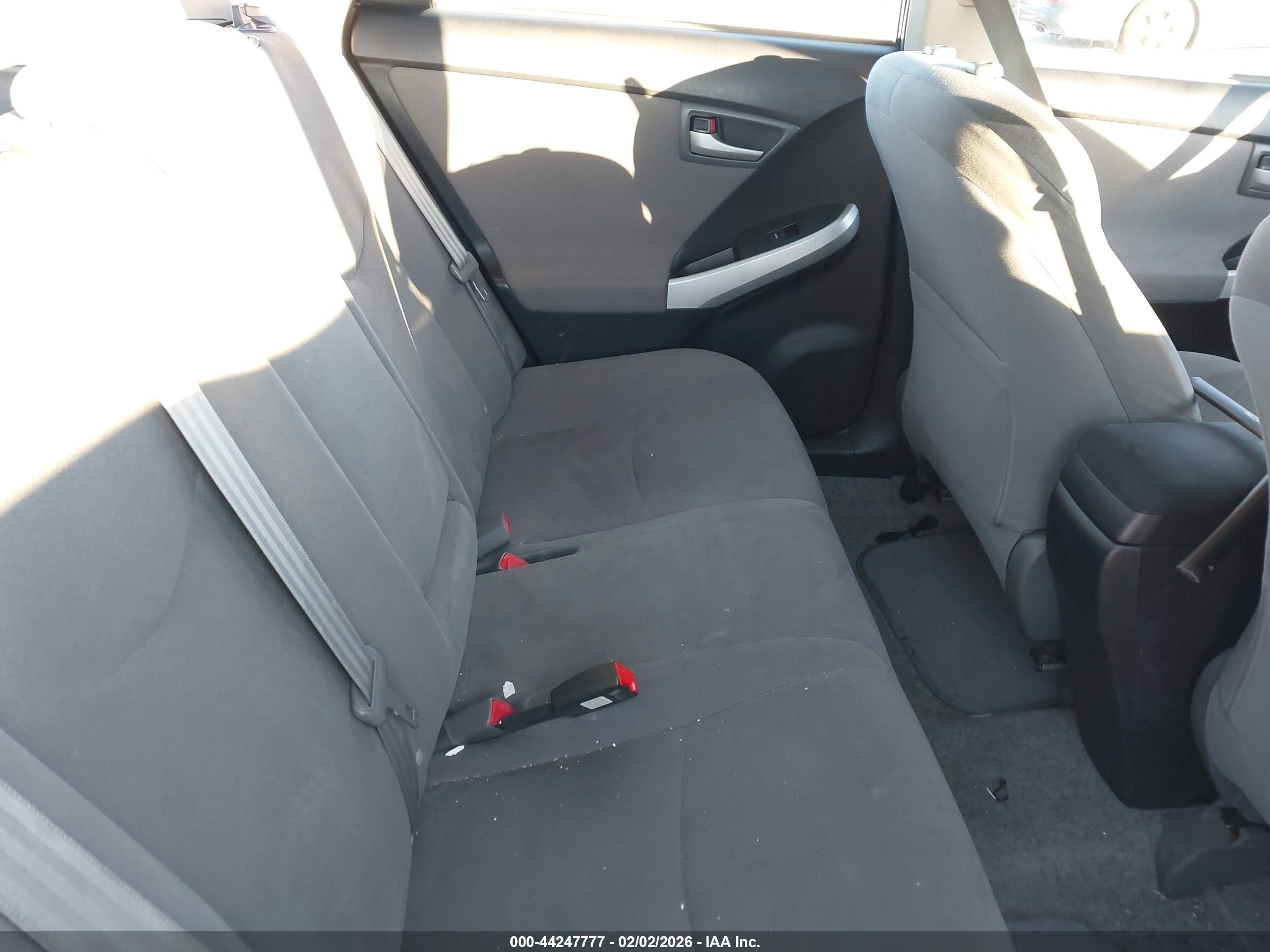 TOYOTA PRIUS image 8