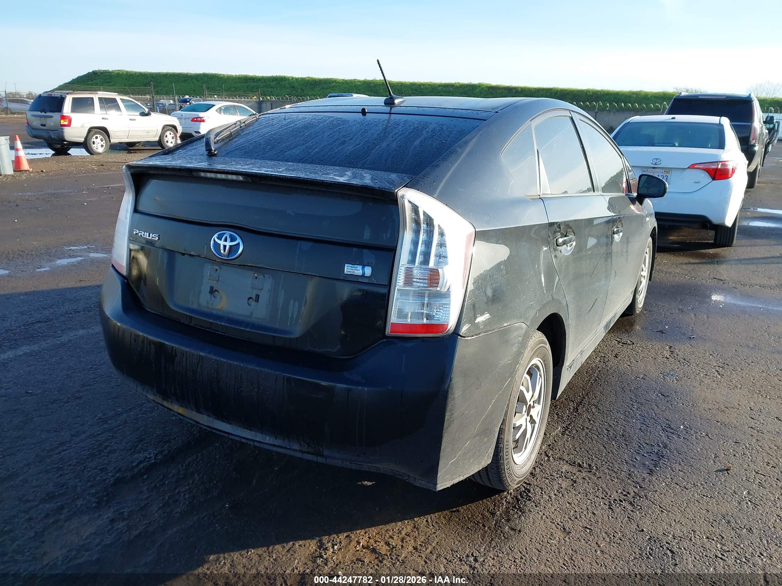TOYOTA PRIUS image 4