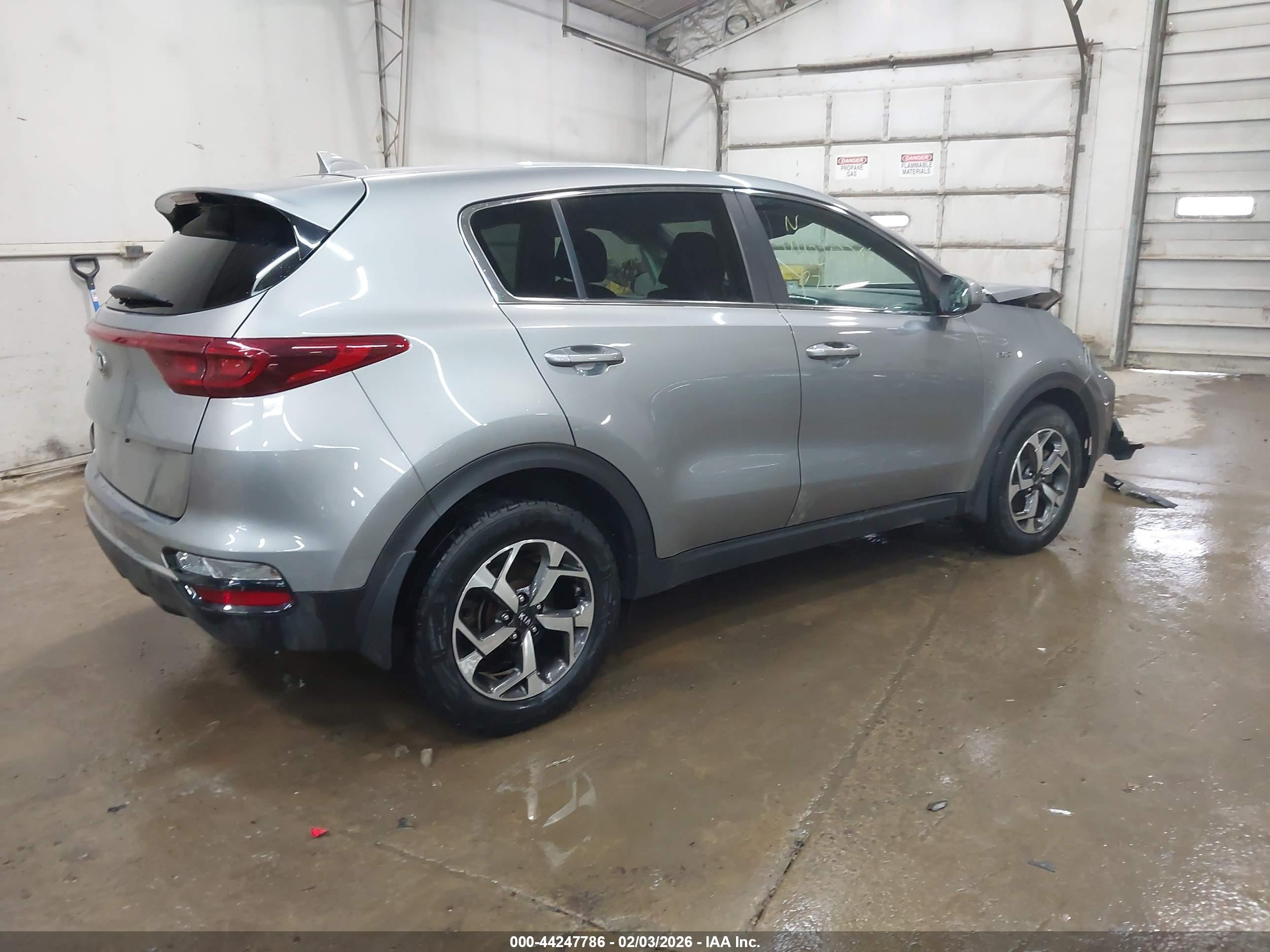 KIA SPORTAGE image 4