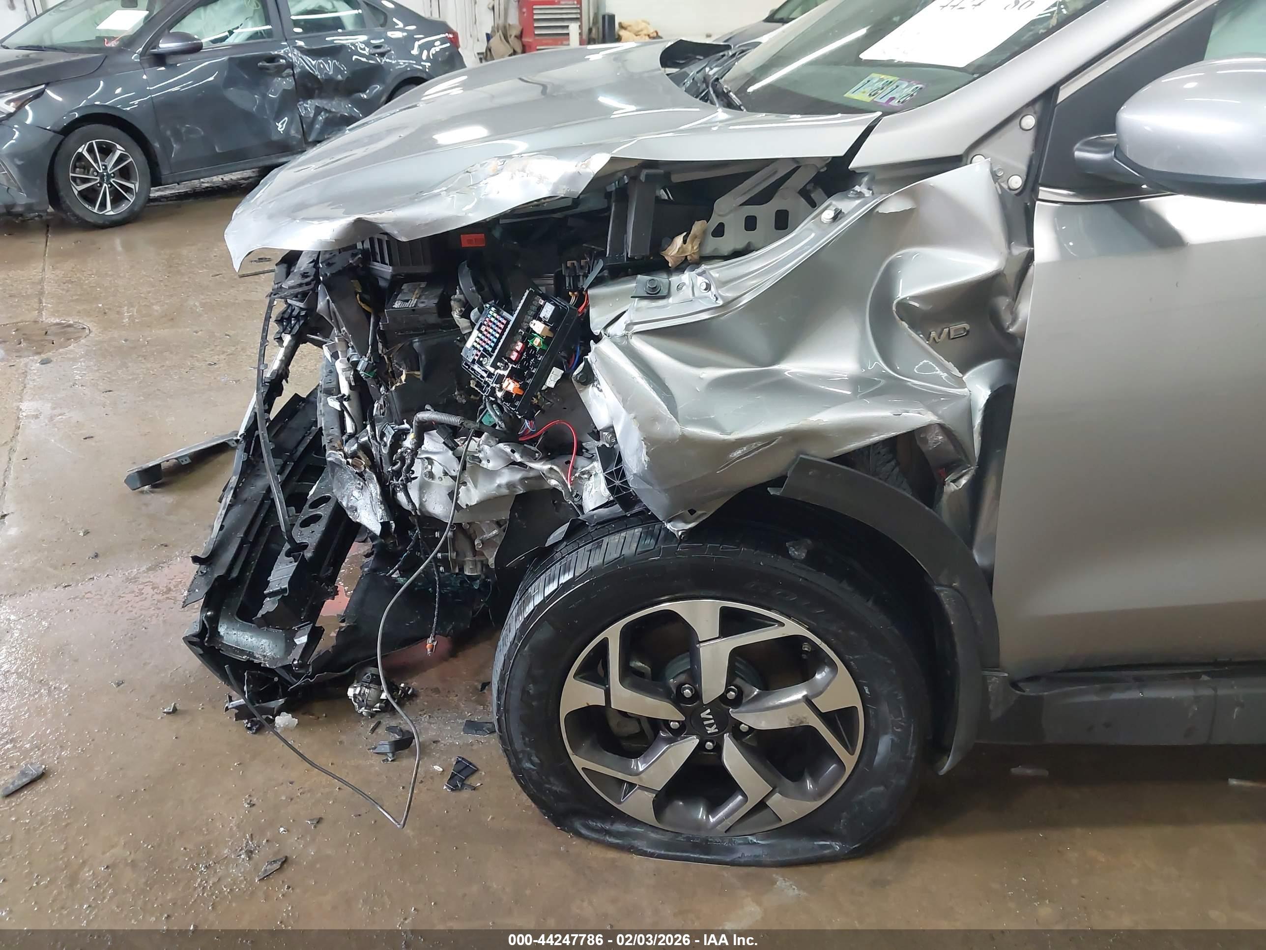 KIA SPORTAGE image 6