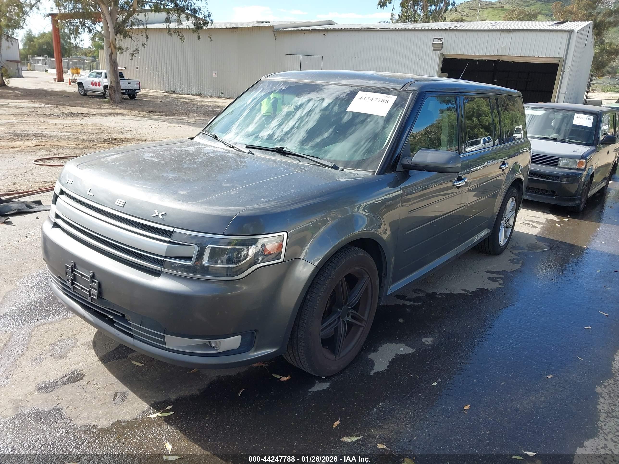 FORD FLEX image 2