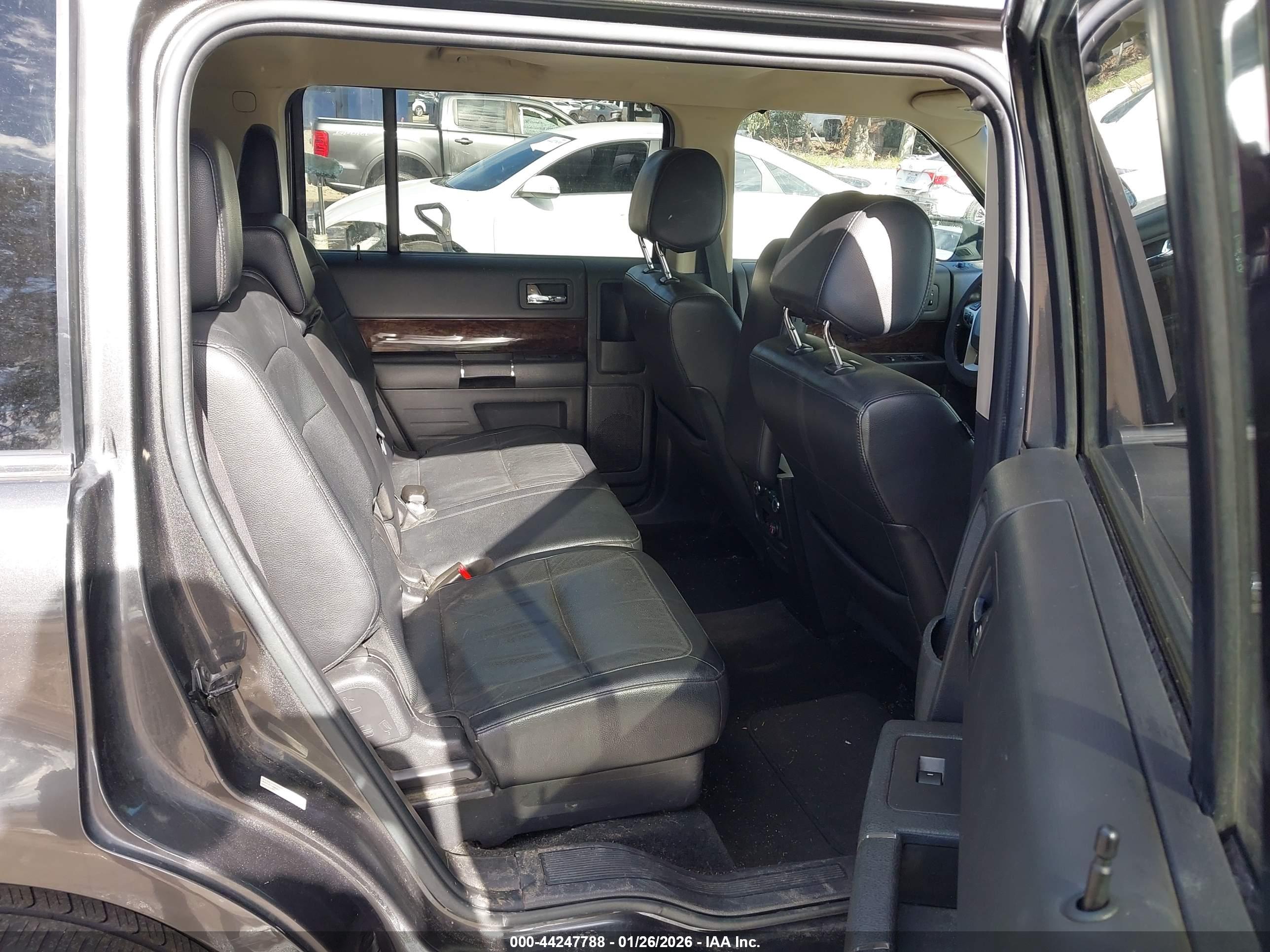 FORD FLEX image 8