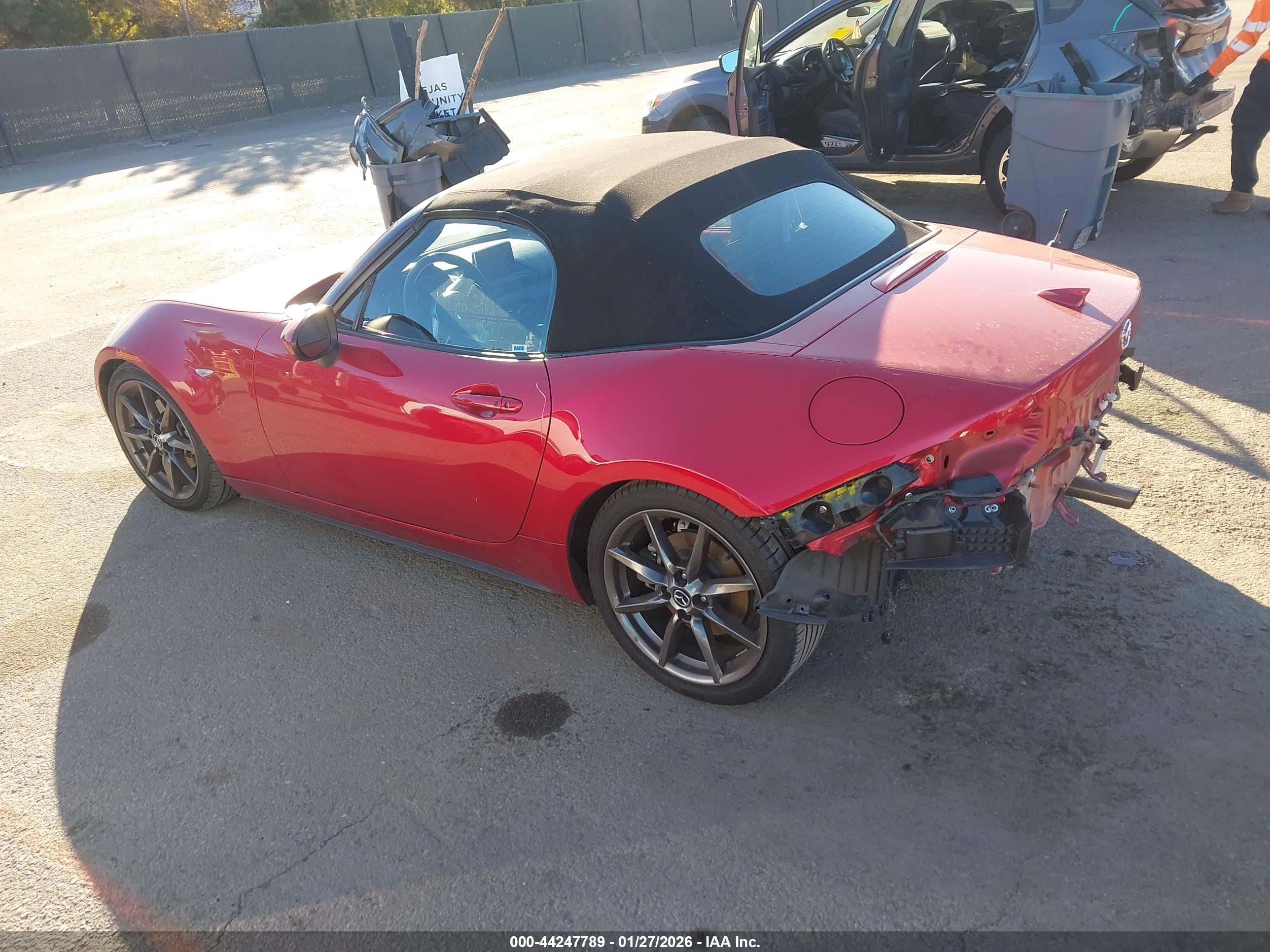 MAZDA MX-5 image 3