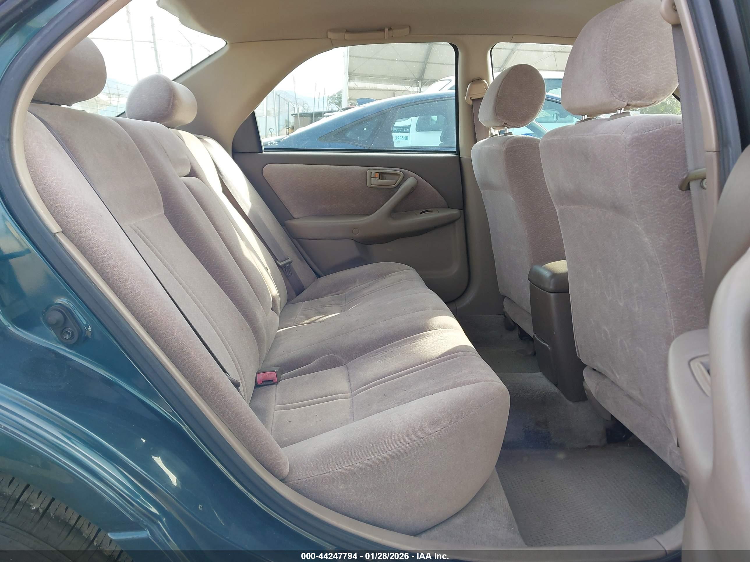 TOYOTA CAMRY image 8