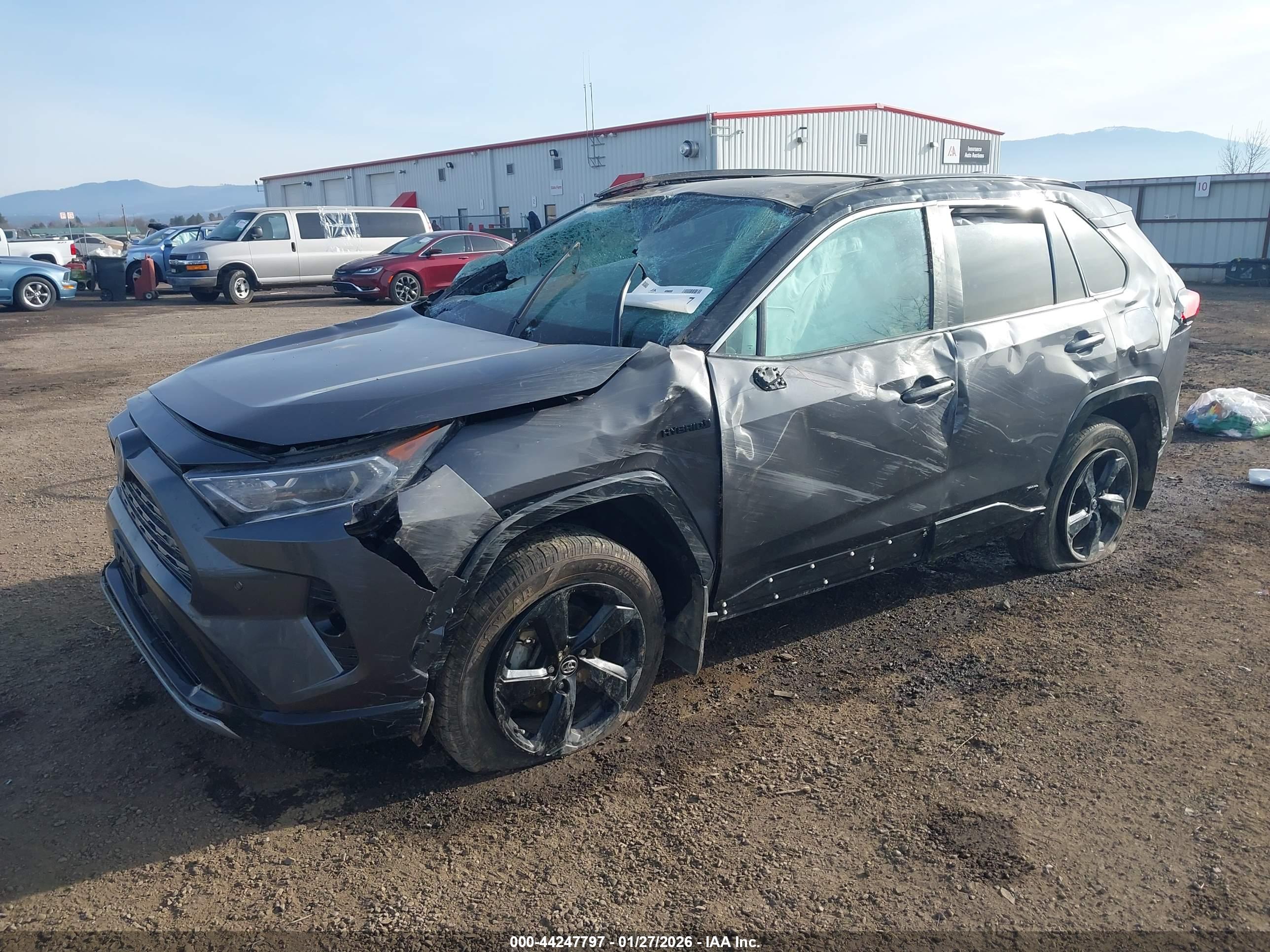 TOYOTA RAV4 image 2