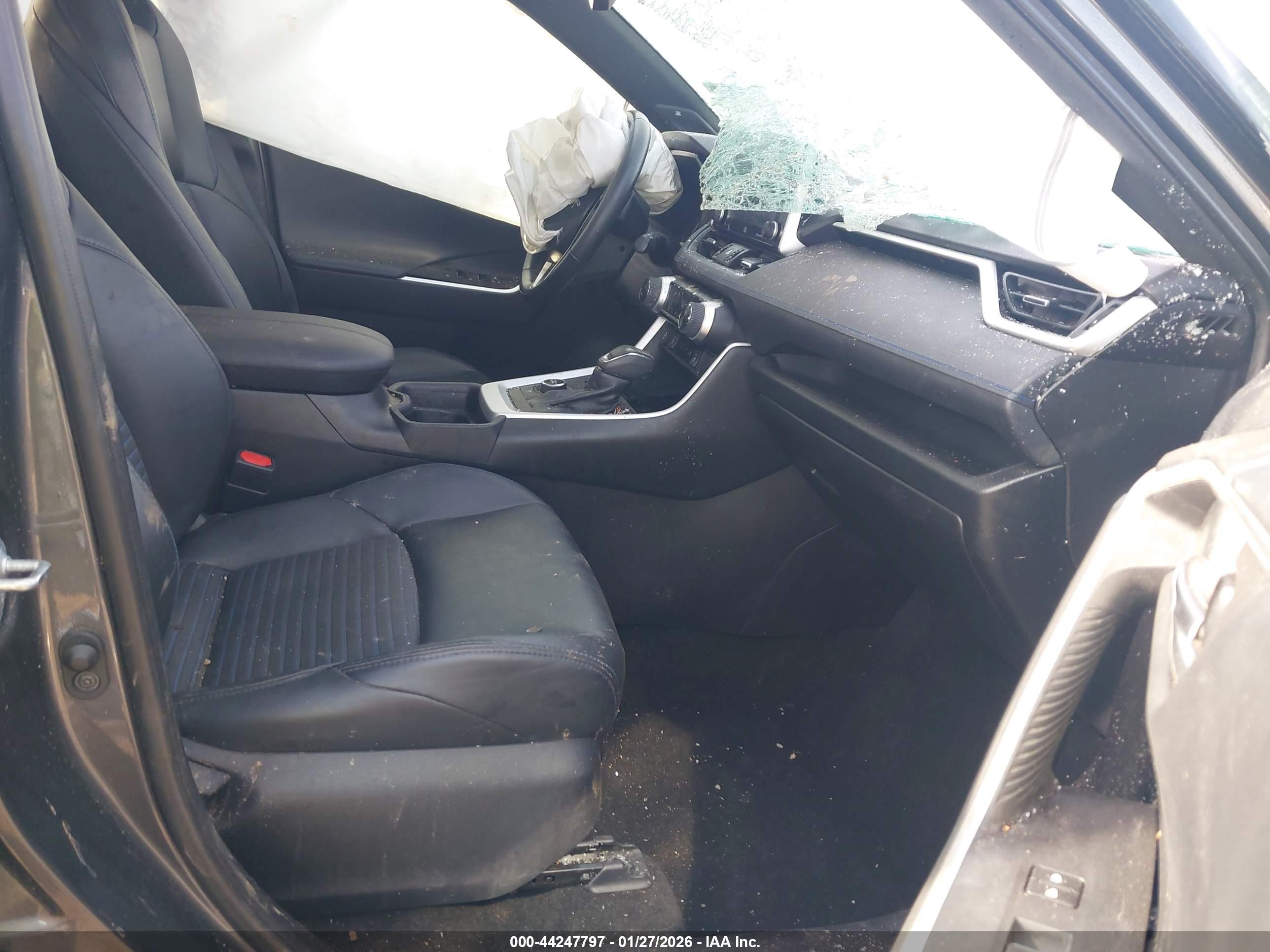 TOYOTA RAV4 image 5