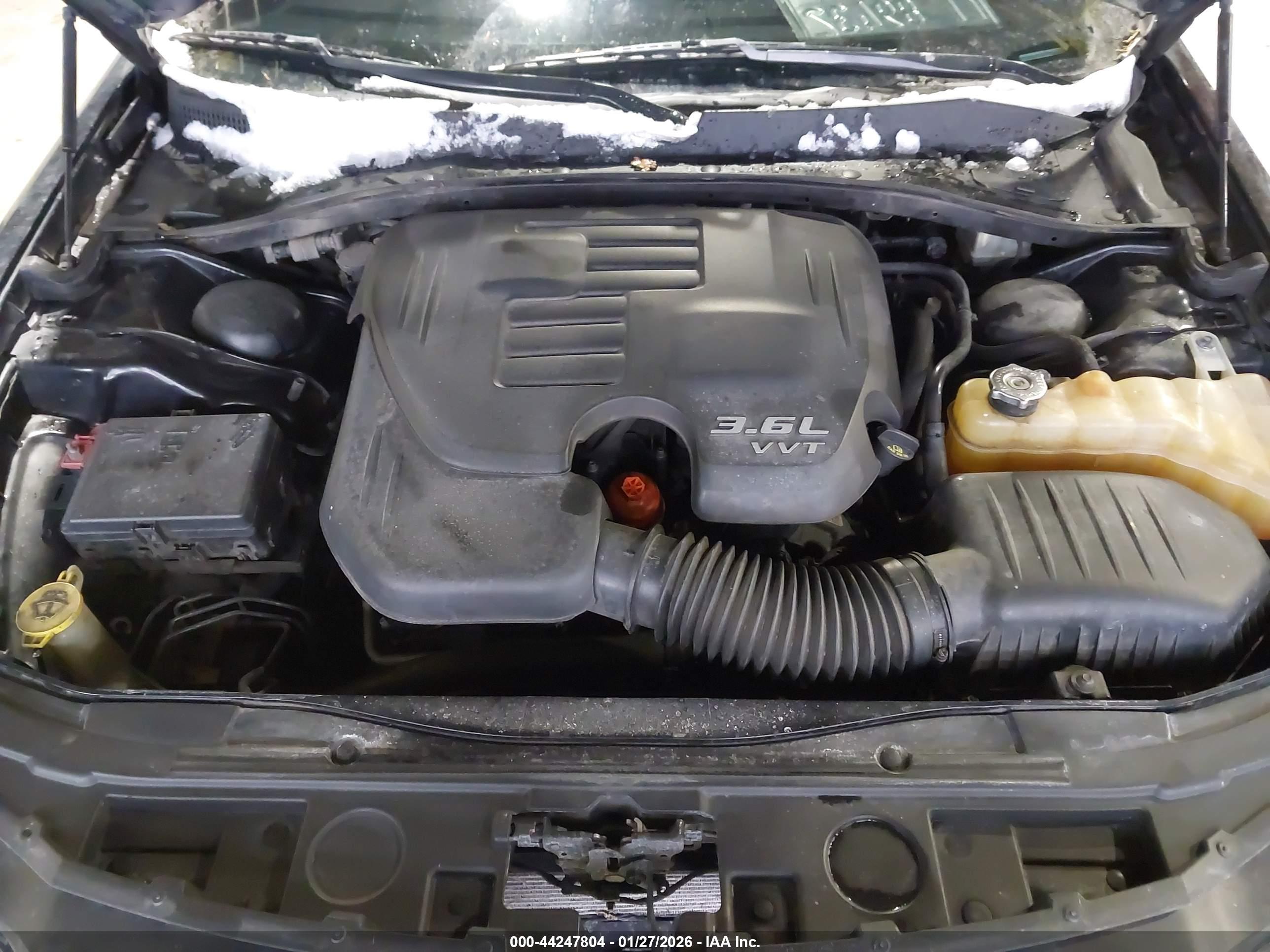 CHRYSLER 300 image 10