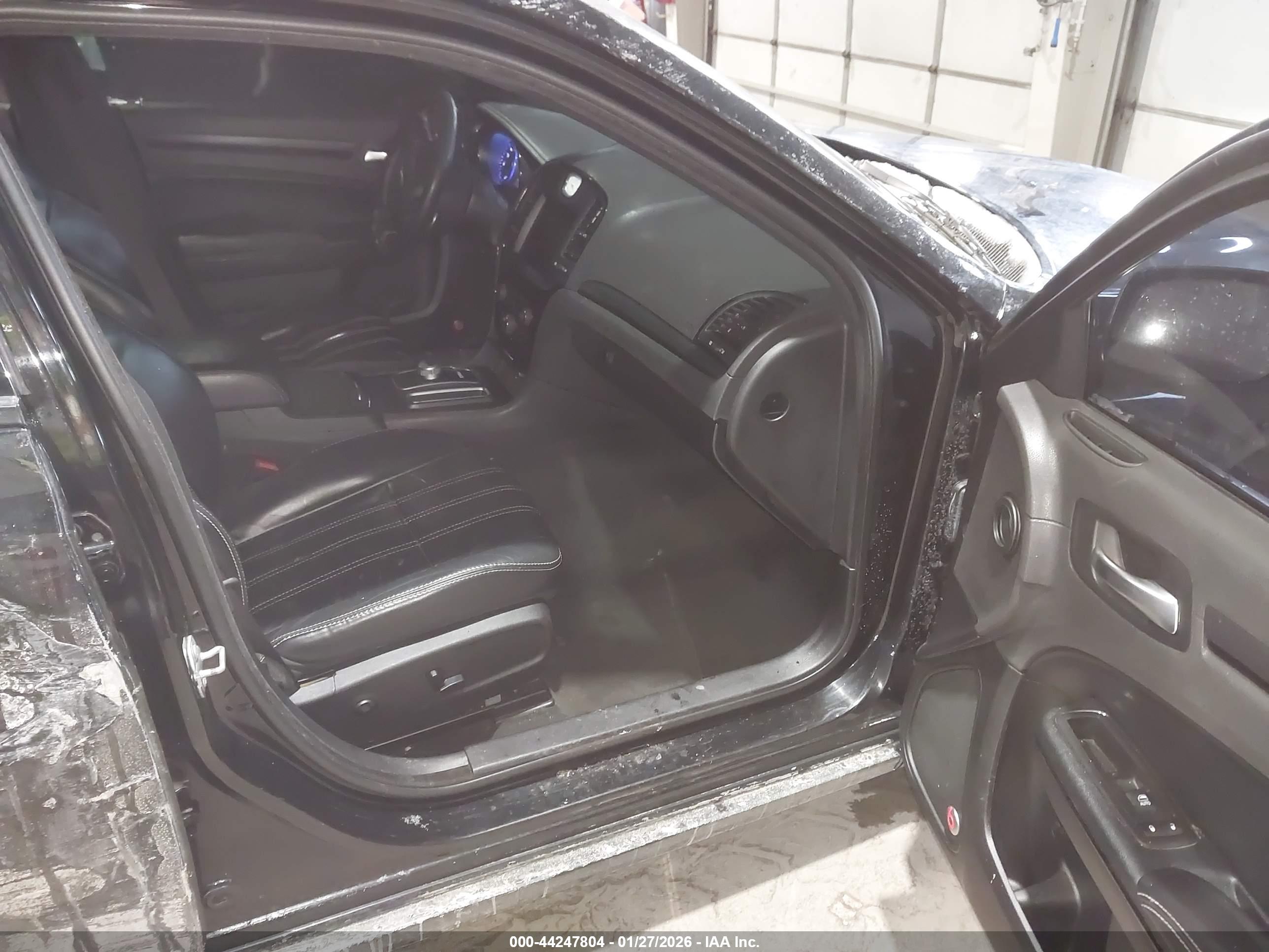 CHRYSLER 300 image 5