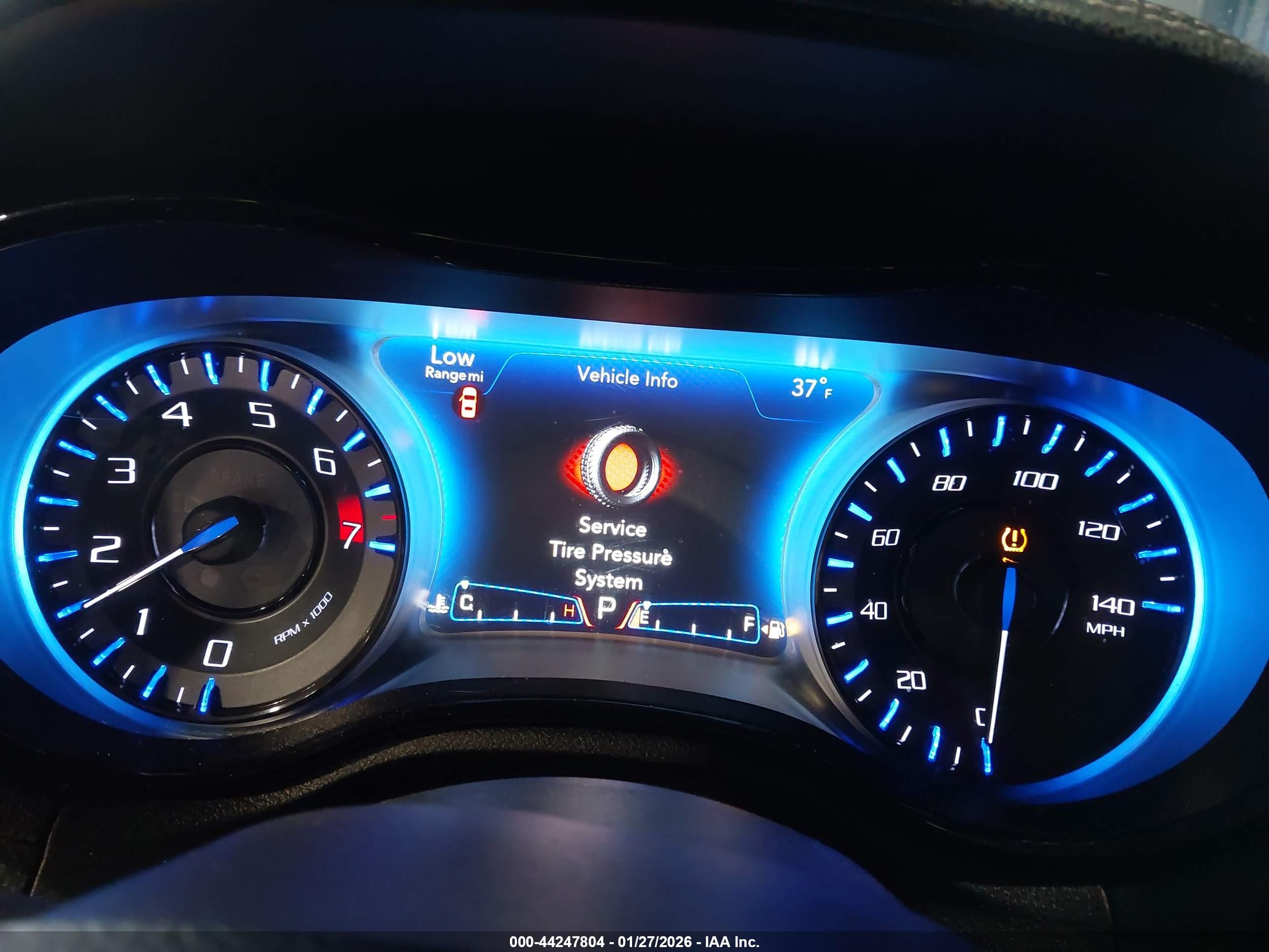 CHRYSLER 300 image 7