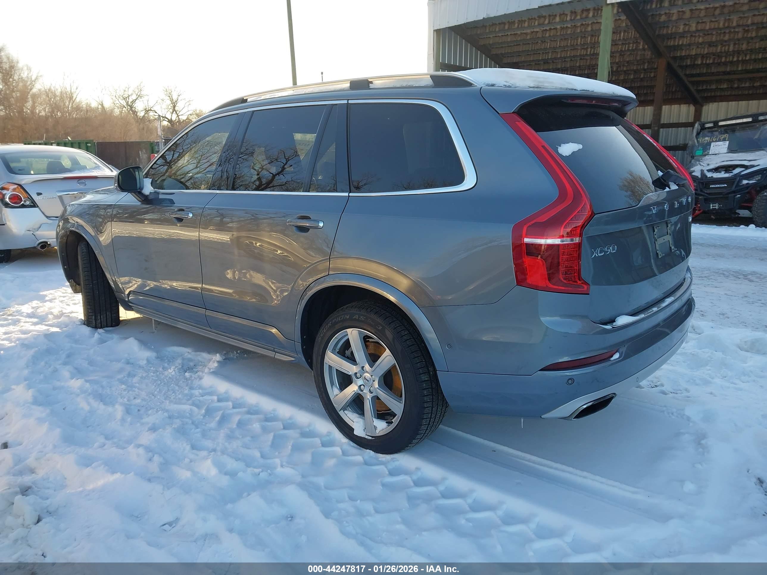 VOLVO XC90 image 3