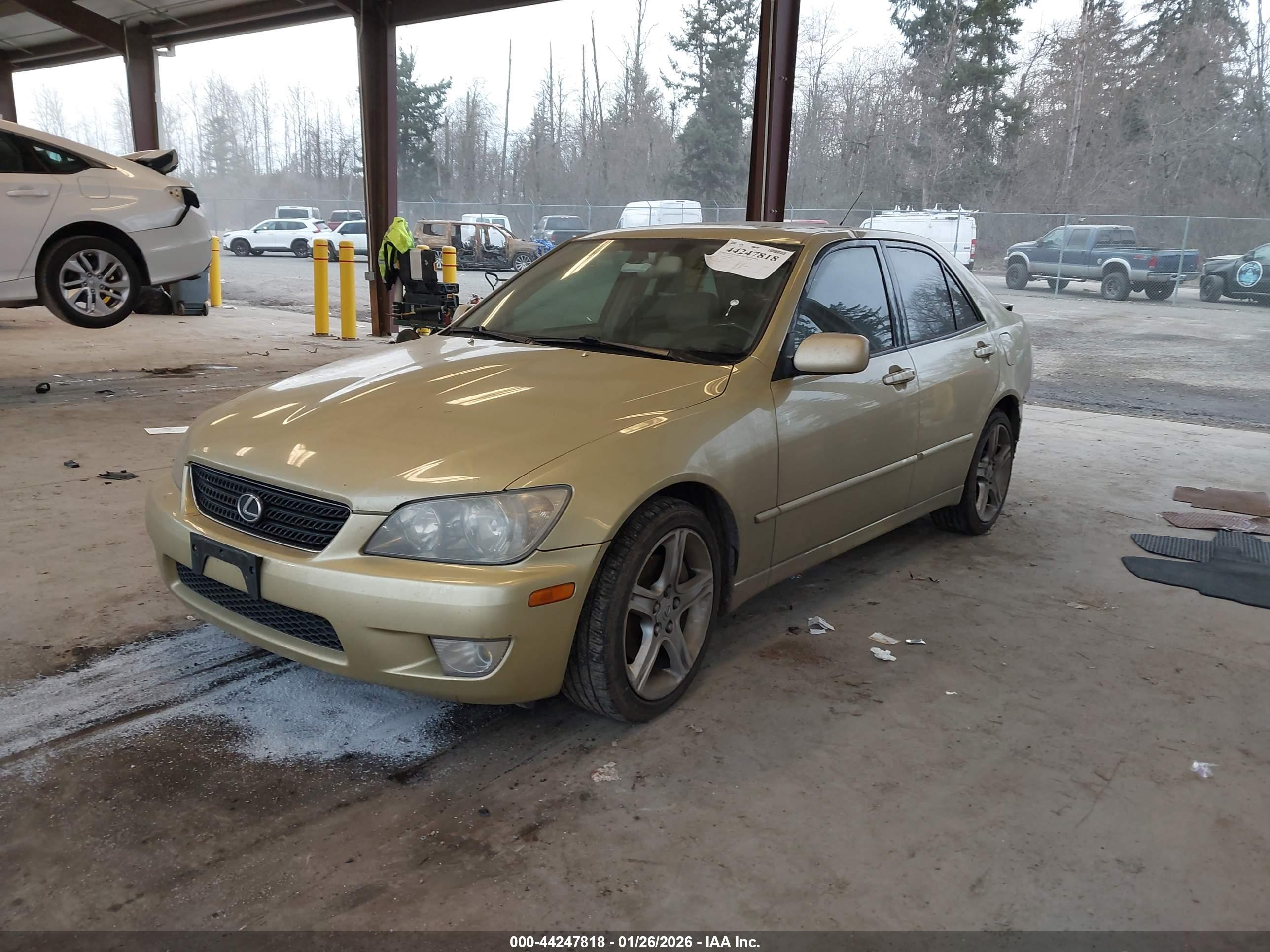 LEXUS IS image 2