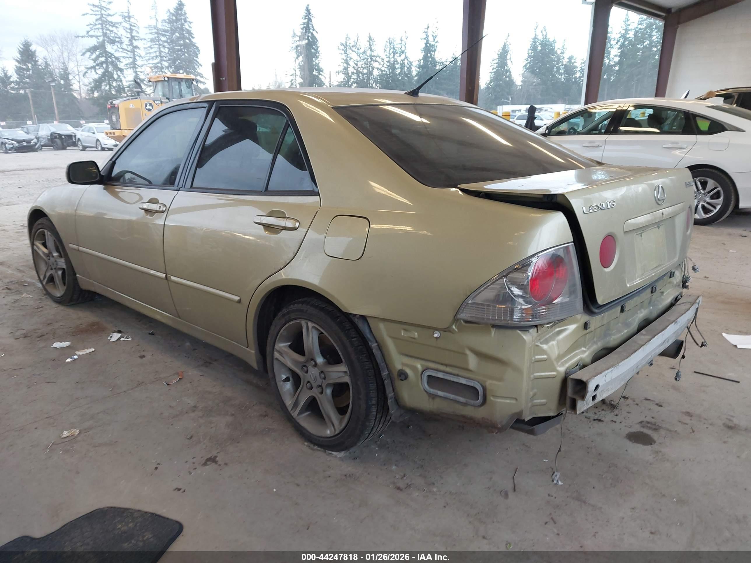 LEXUS IS image 3