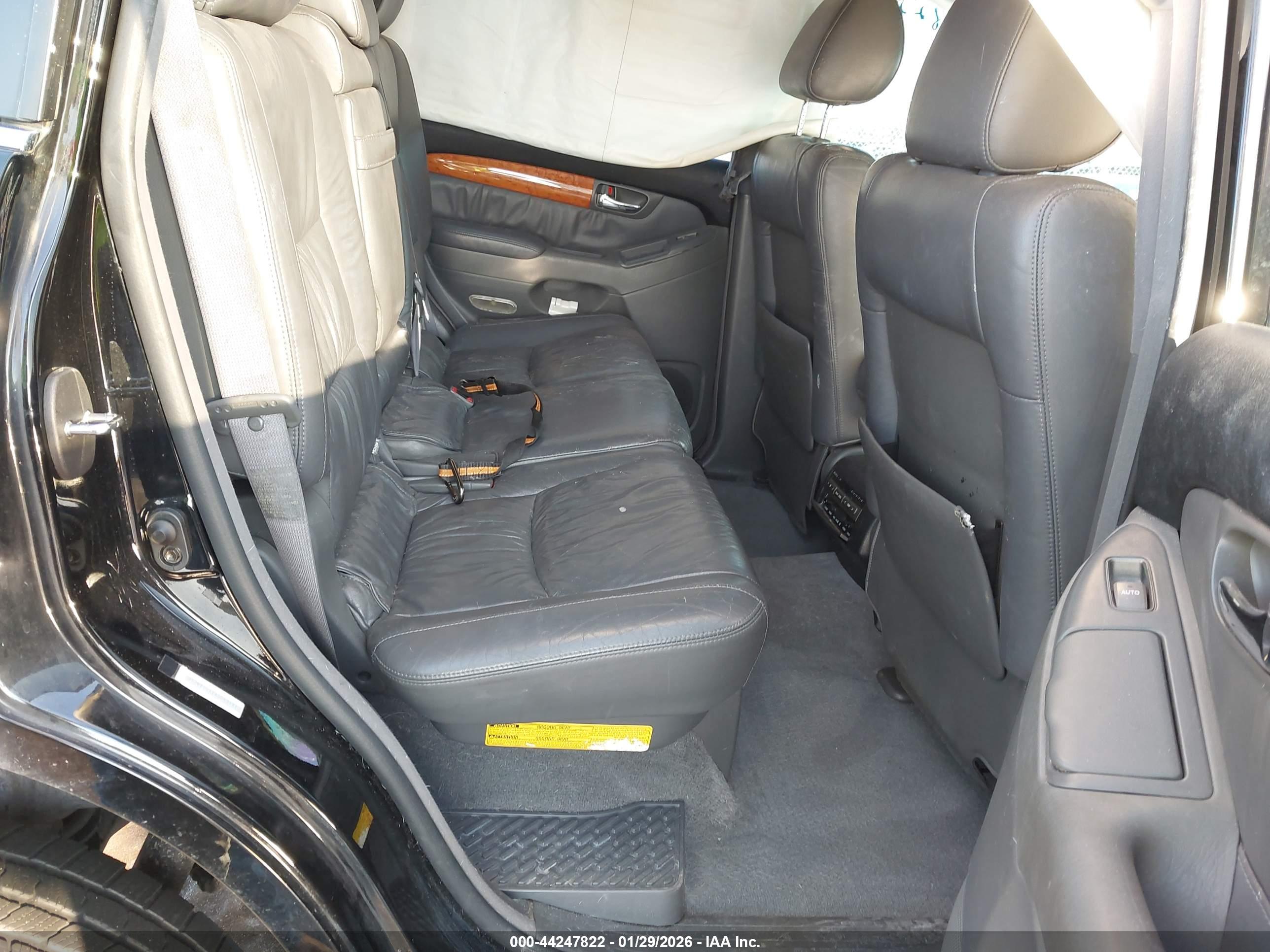 LEXUS GX image 8