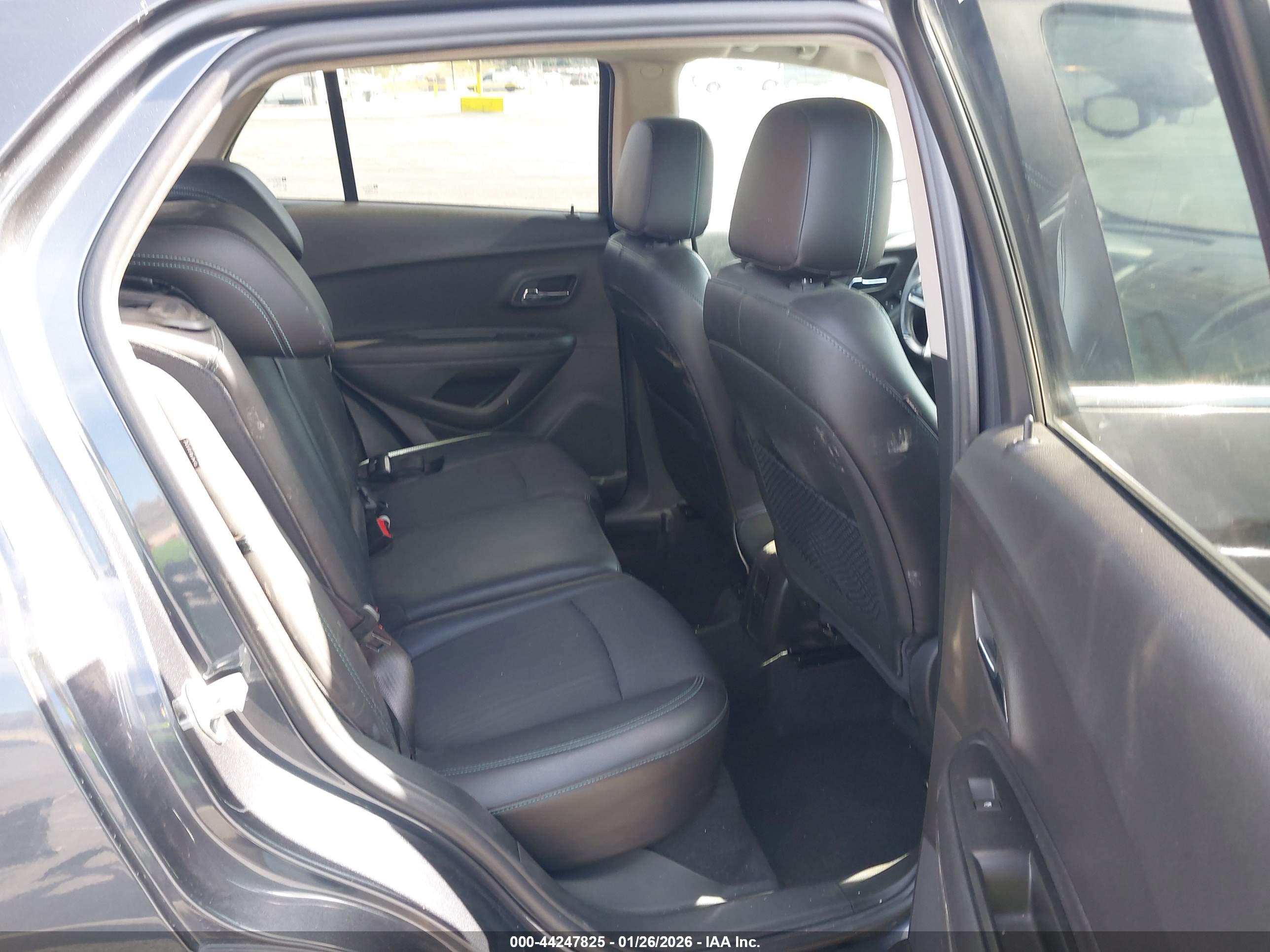 CHEVROLET TRAX image 8