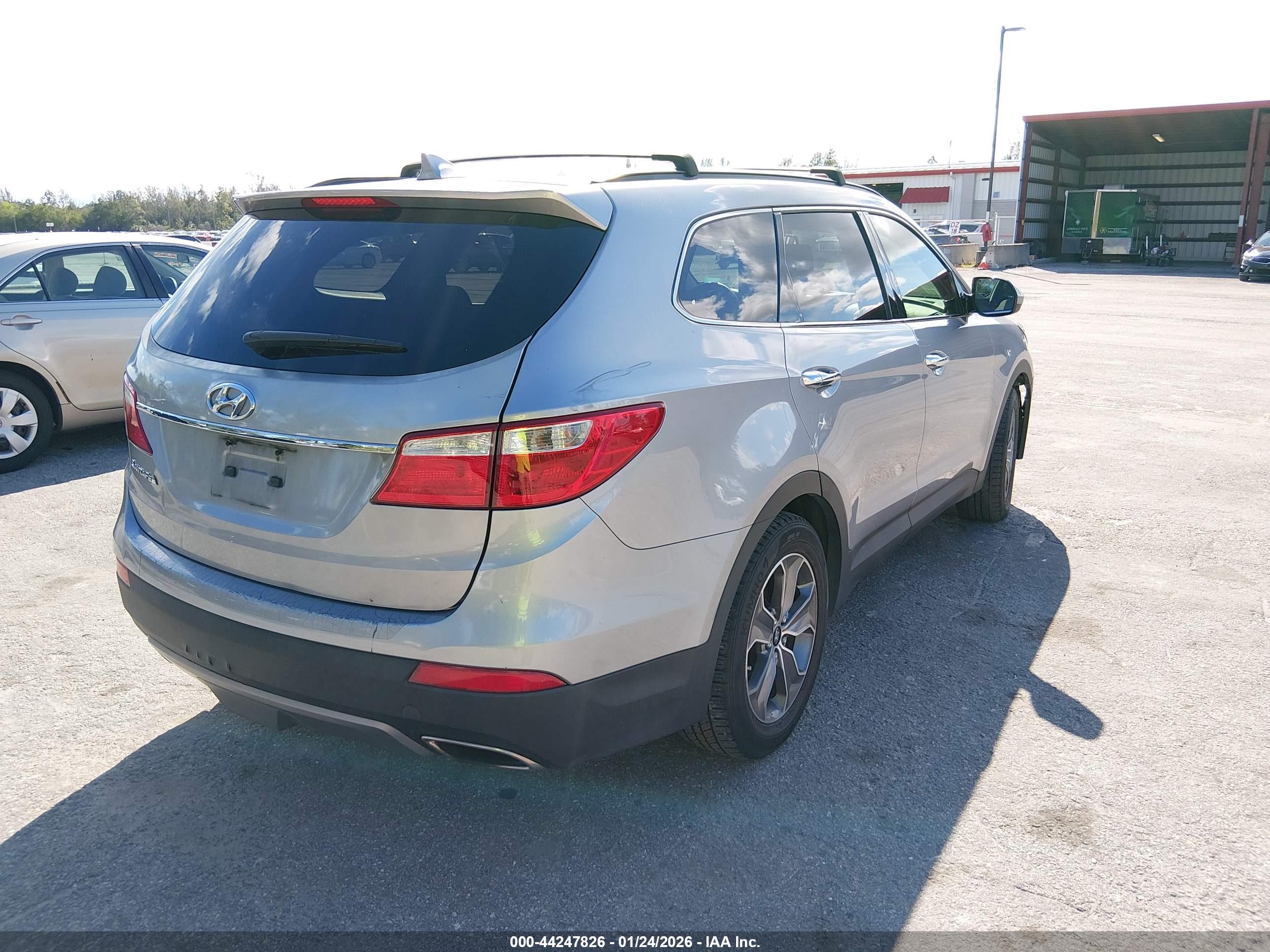 HYUNDAI SANTA image 4