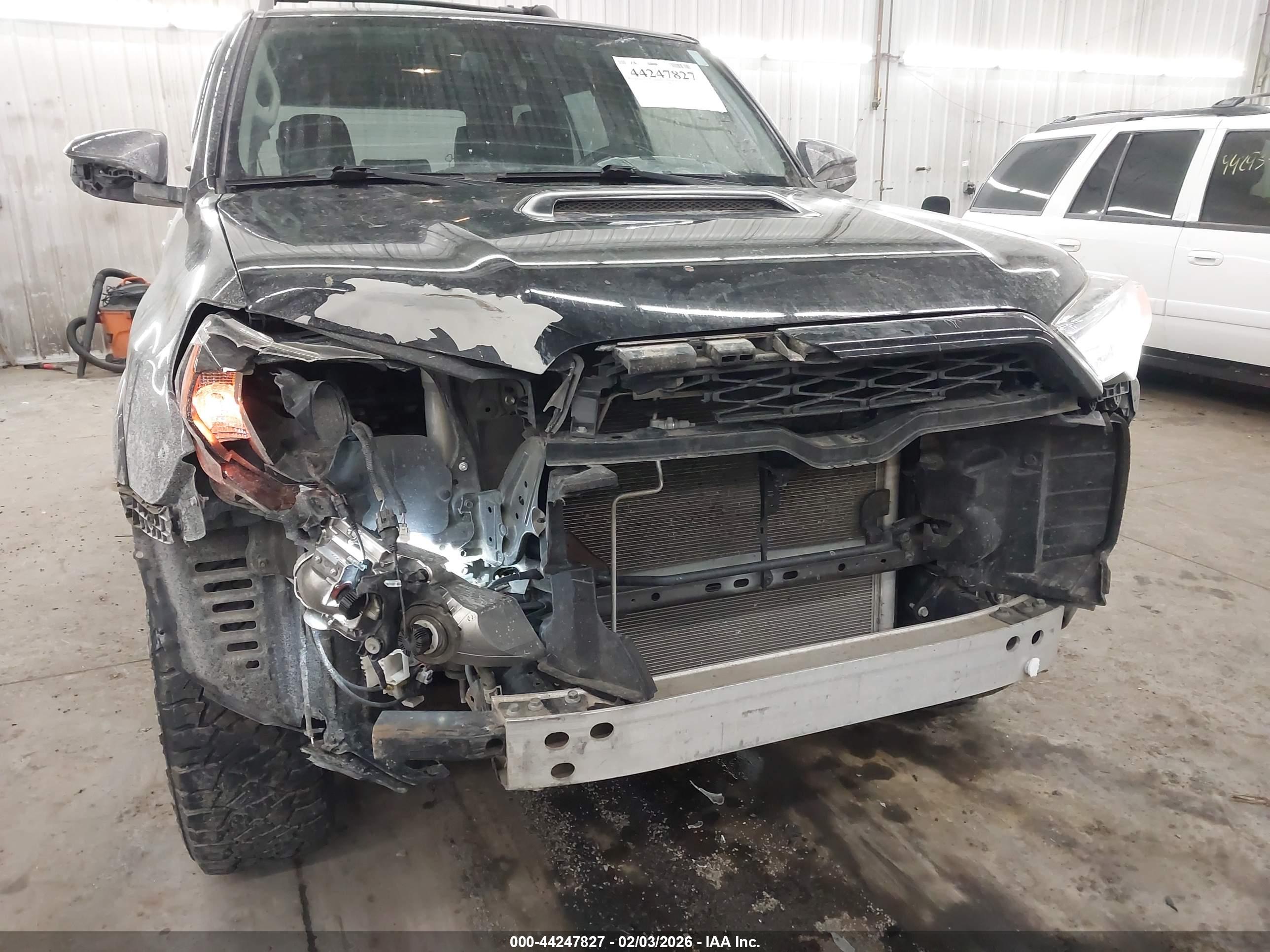 TOYOTA 4RUNNER image 6