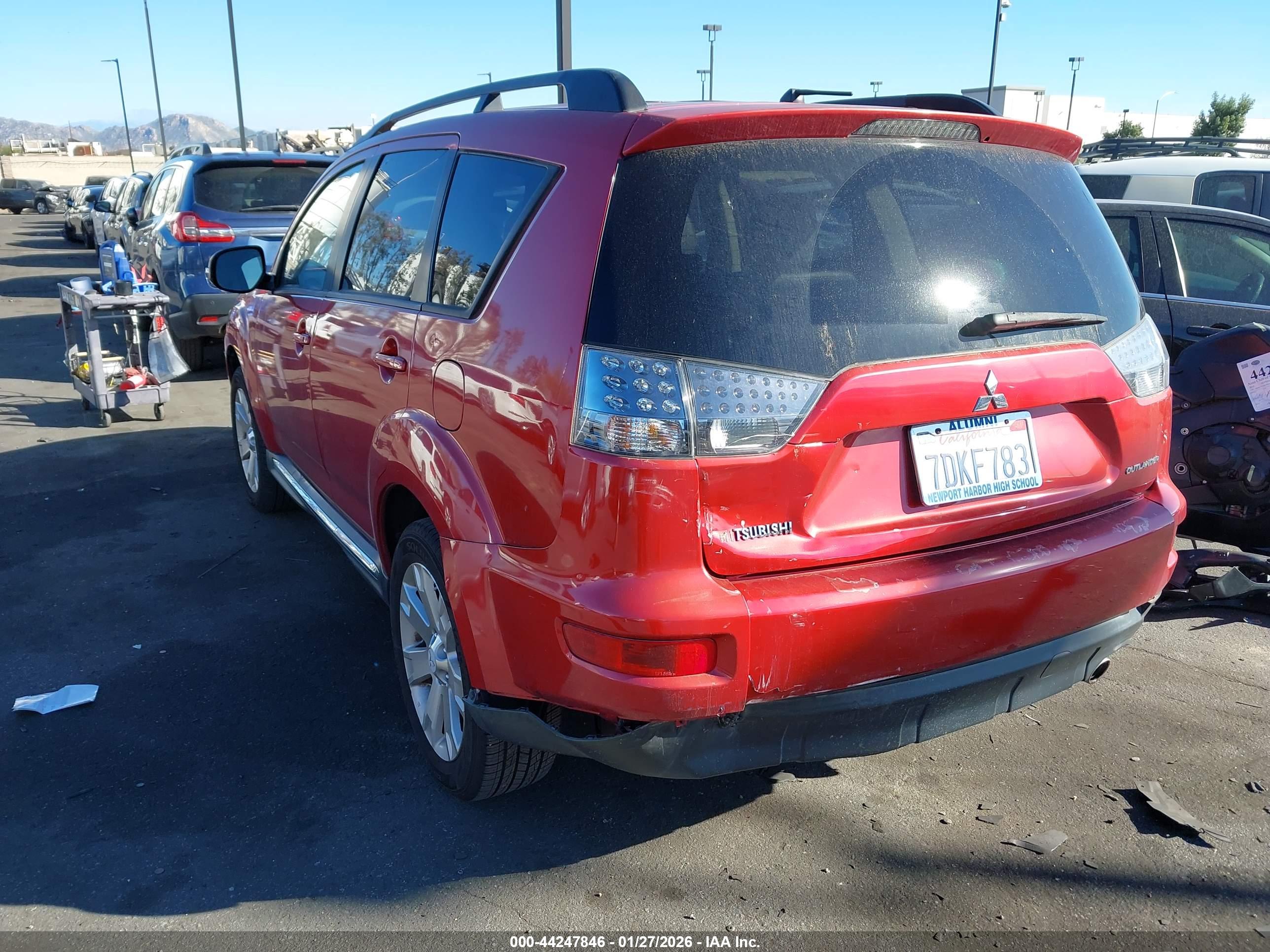 MITSUBISHI OUTLANDER image 6