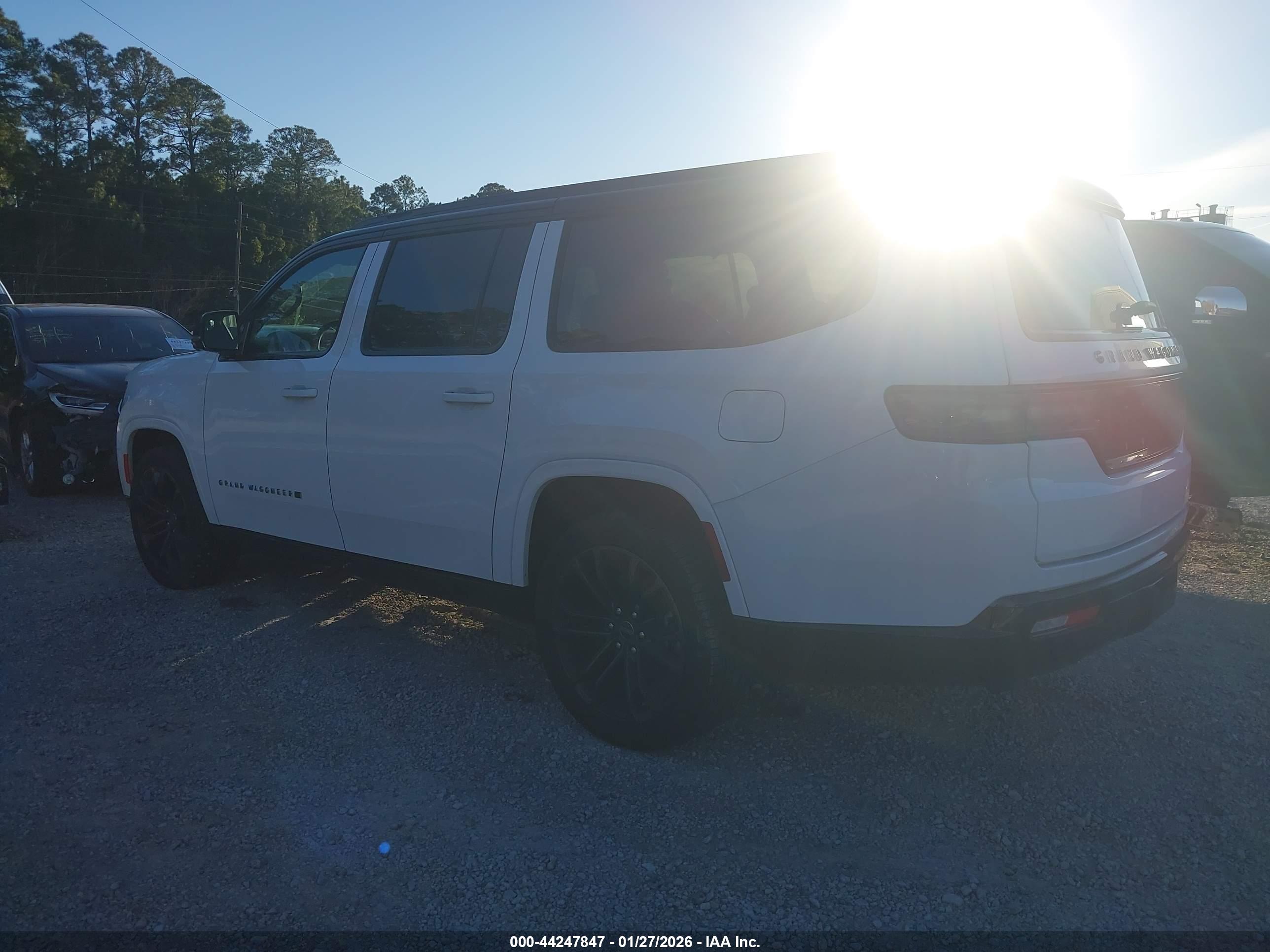 JEEP GRAND image 3