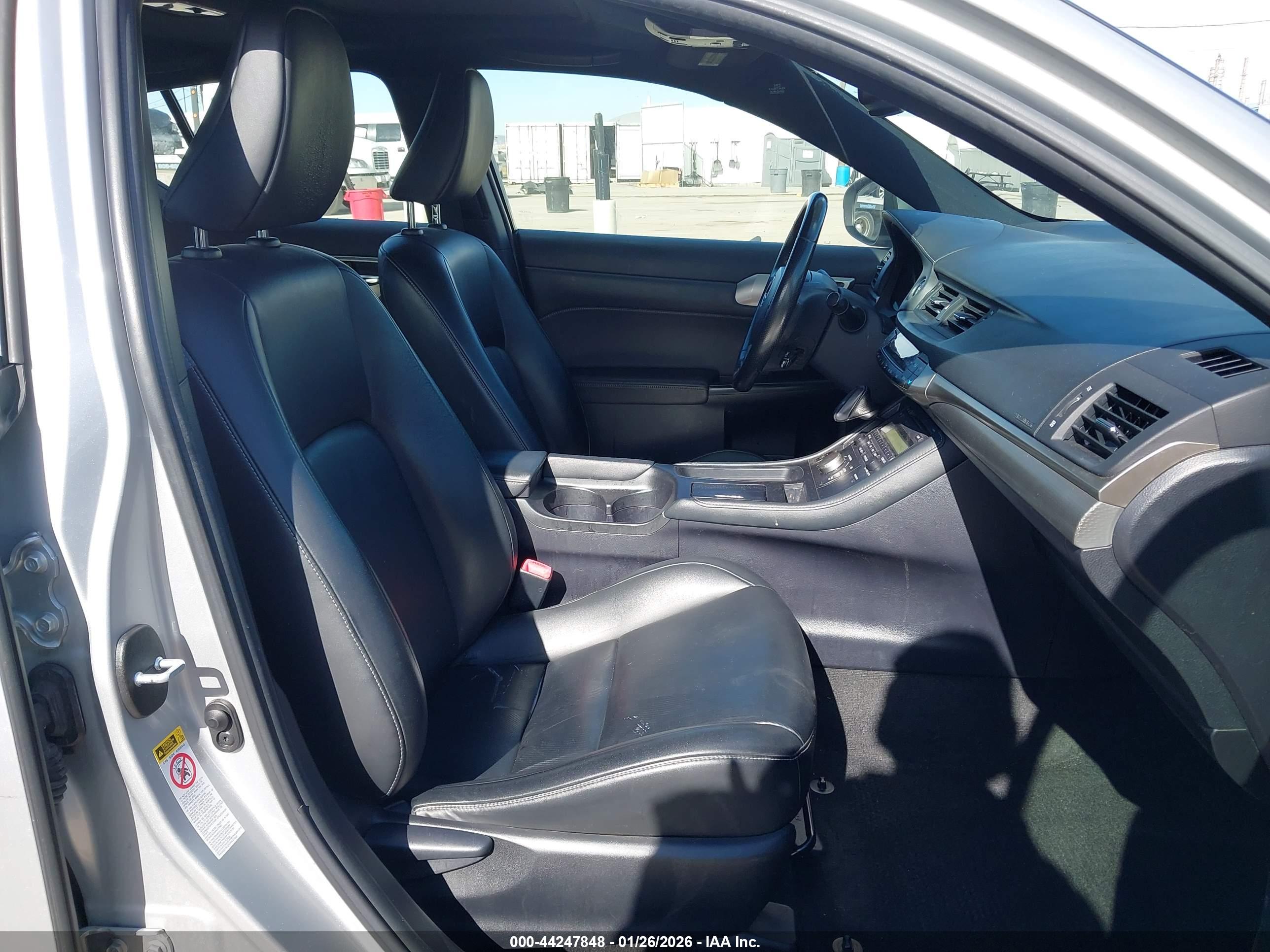 LEXUS CT image 5