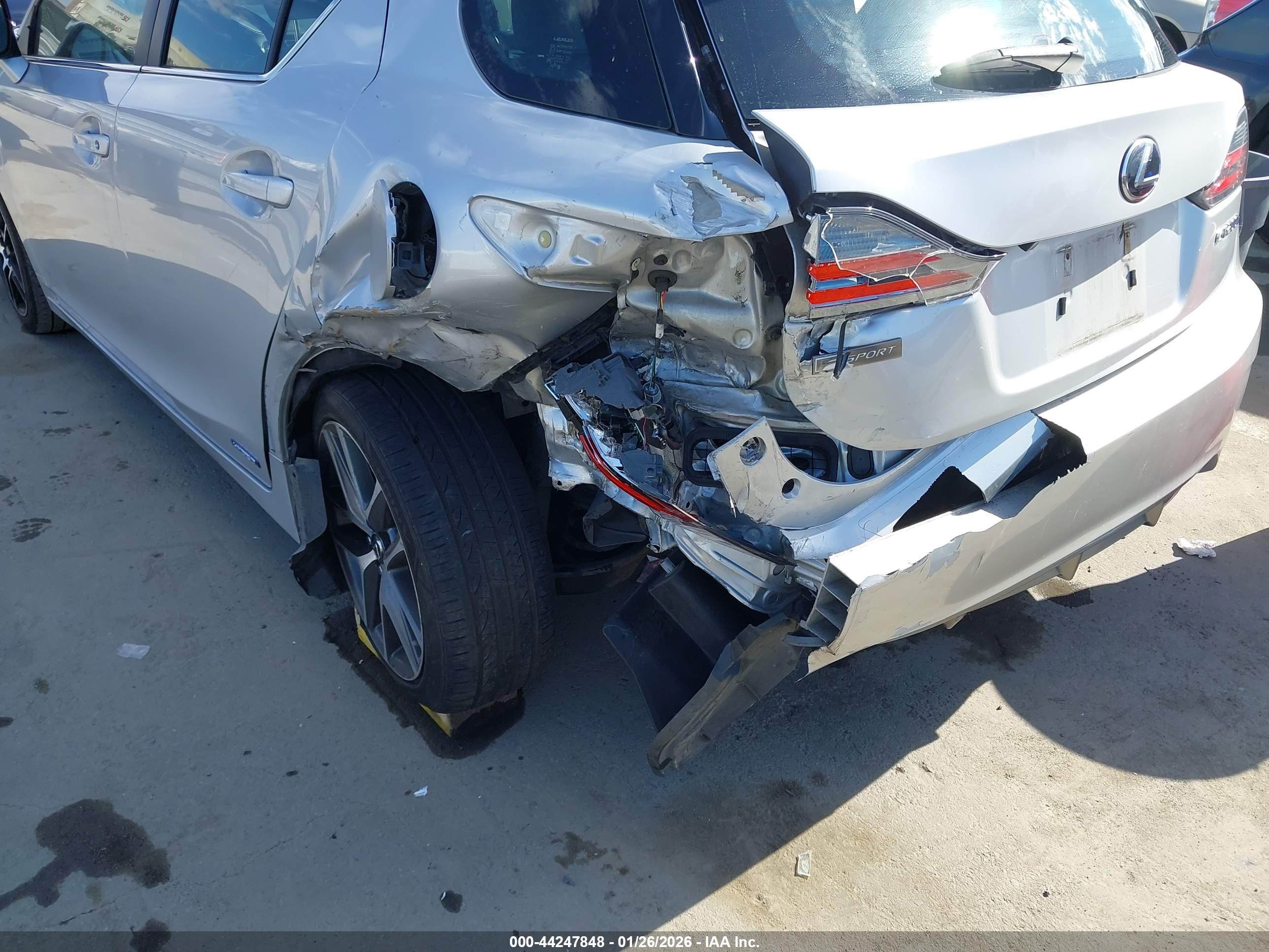 LEXUS CT image 6