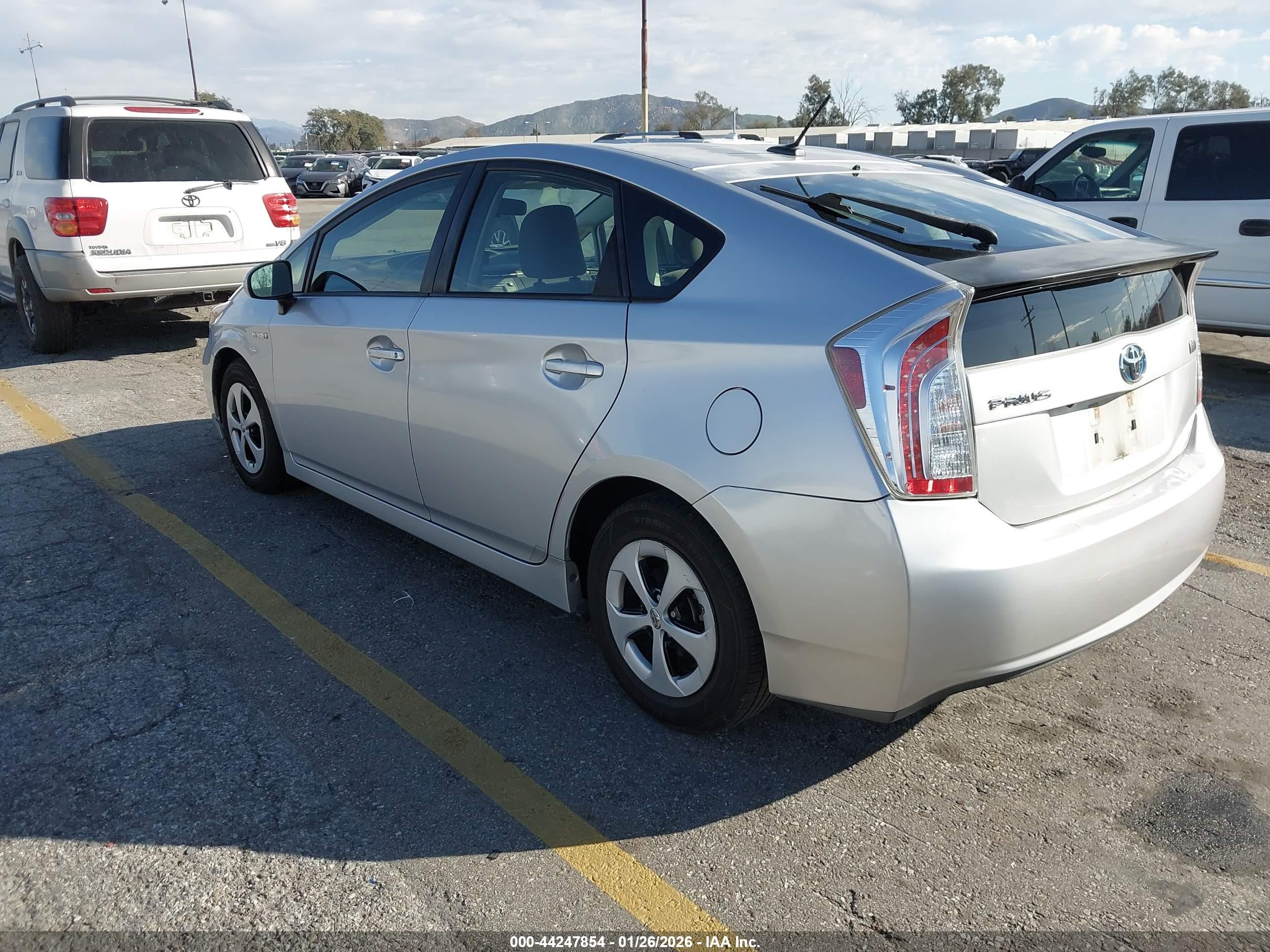 TOYOTA PRIUS image 3