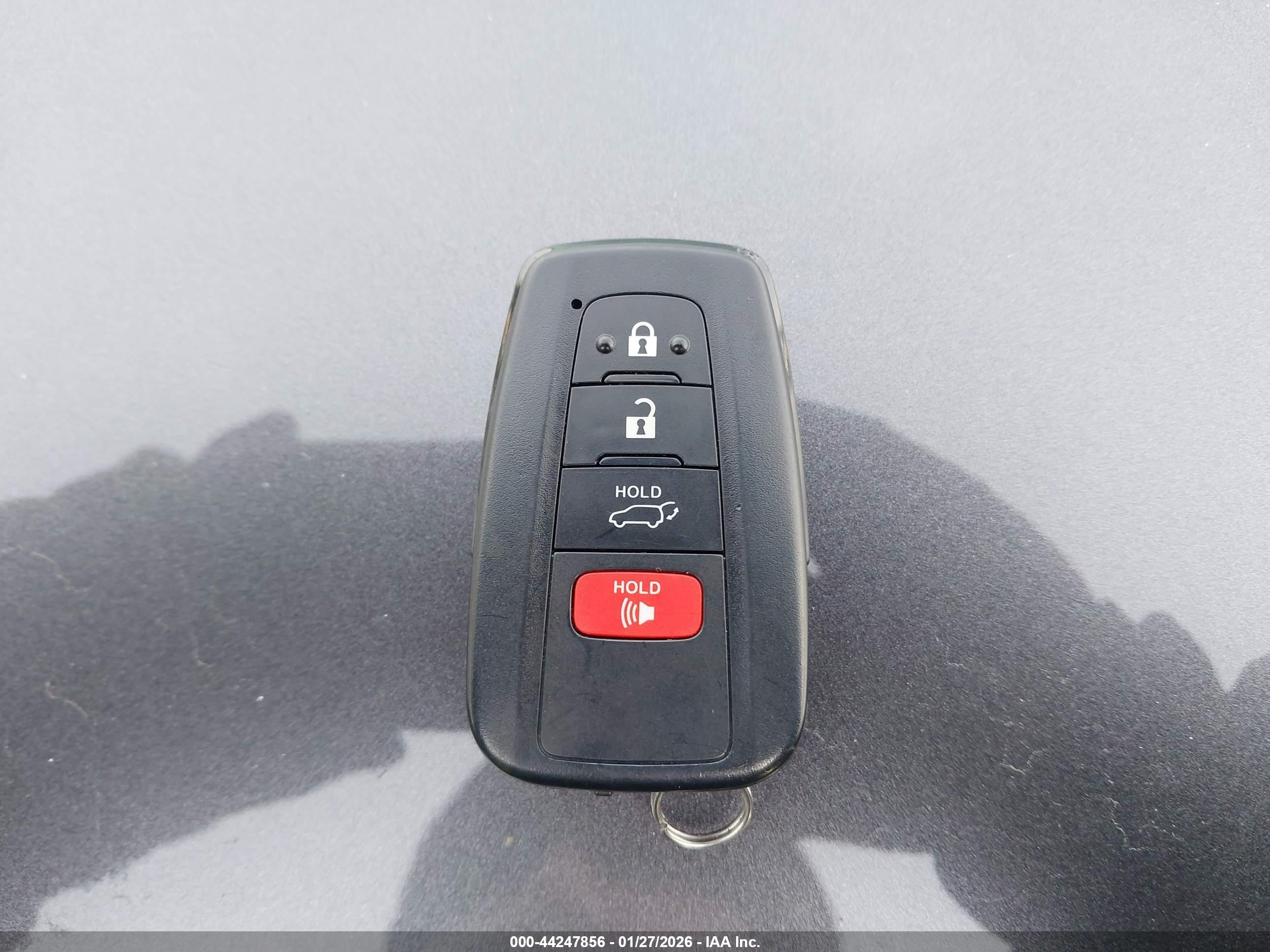 TOYOTA RAV4 image 11