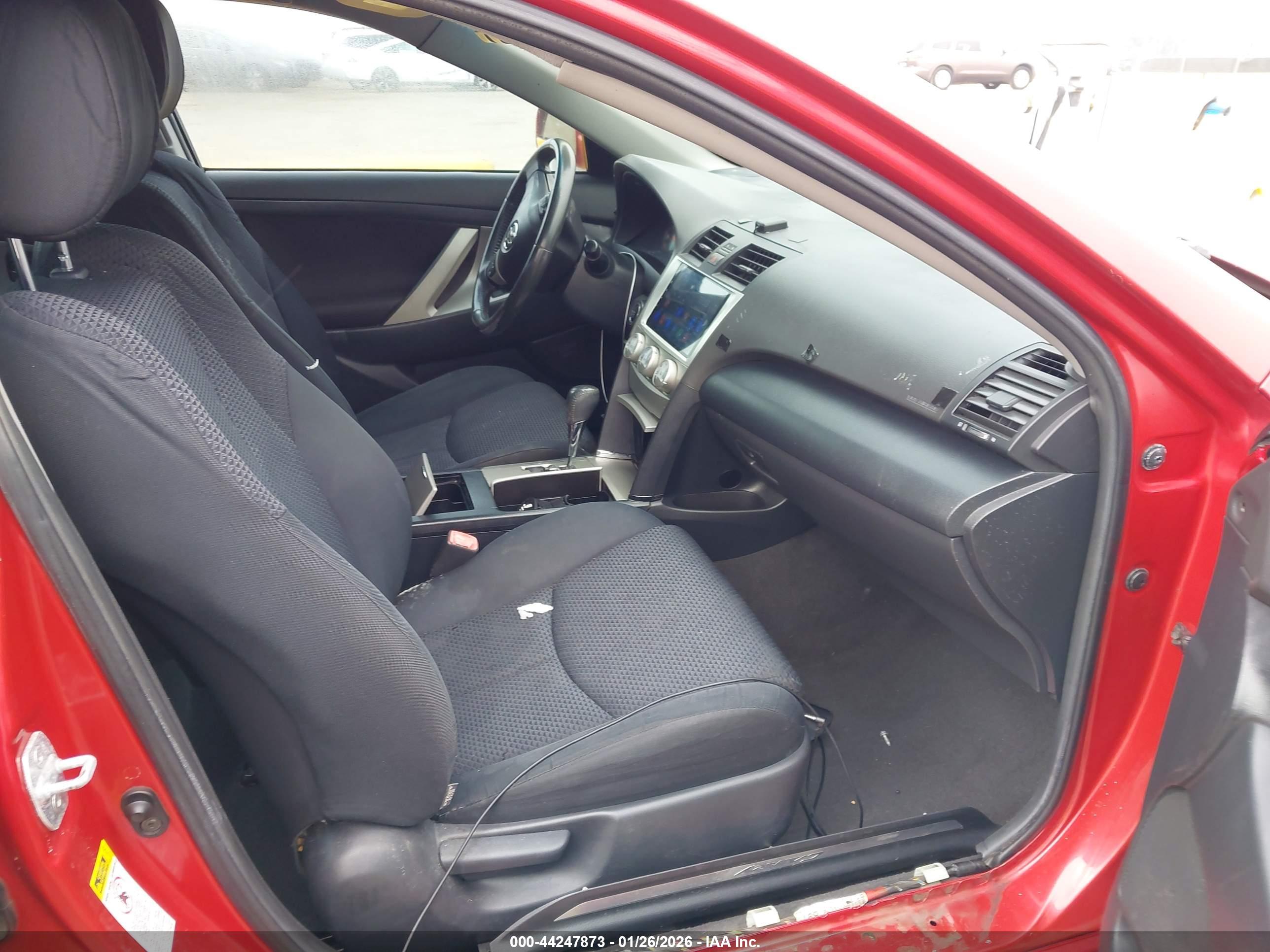TOYOTA CAMRY image 5