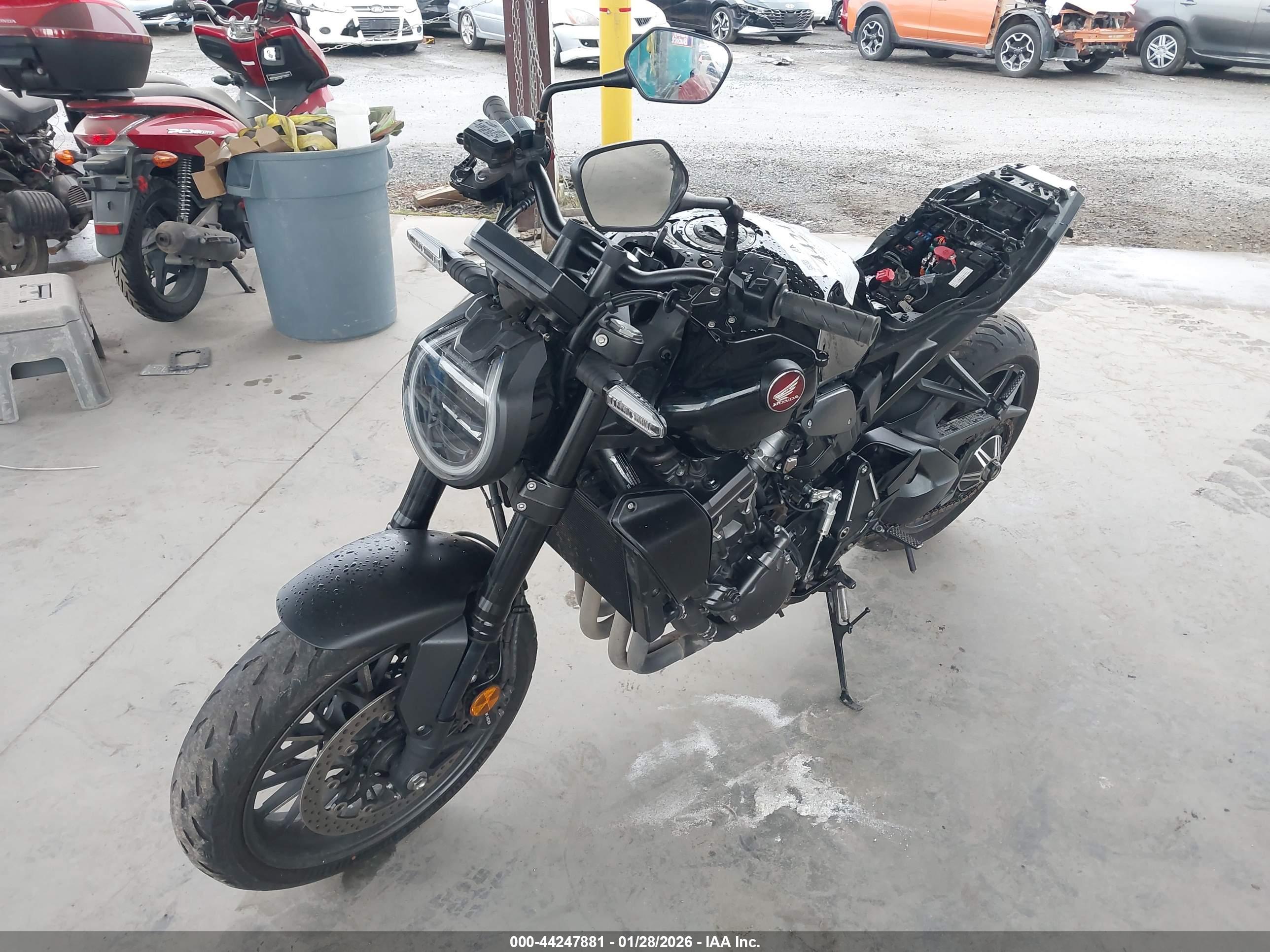 HONDA CB1000 image 2