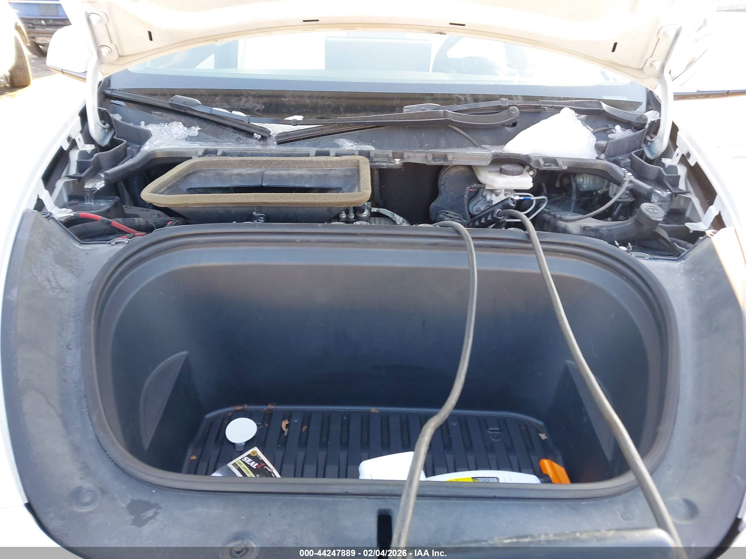 TESLA MODEL image 10