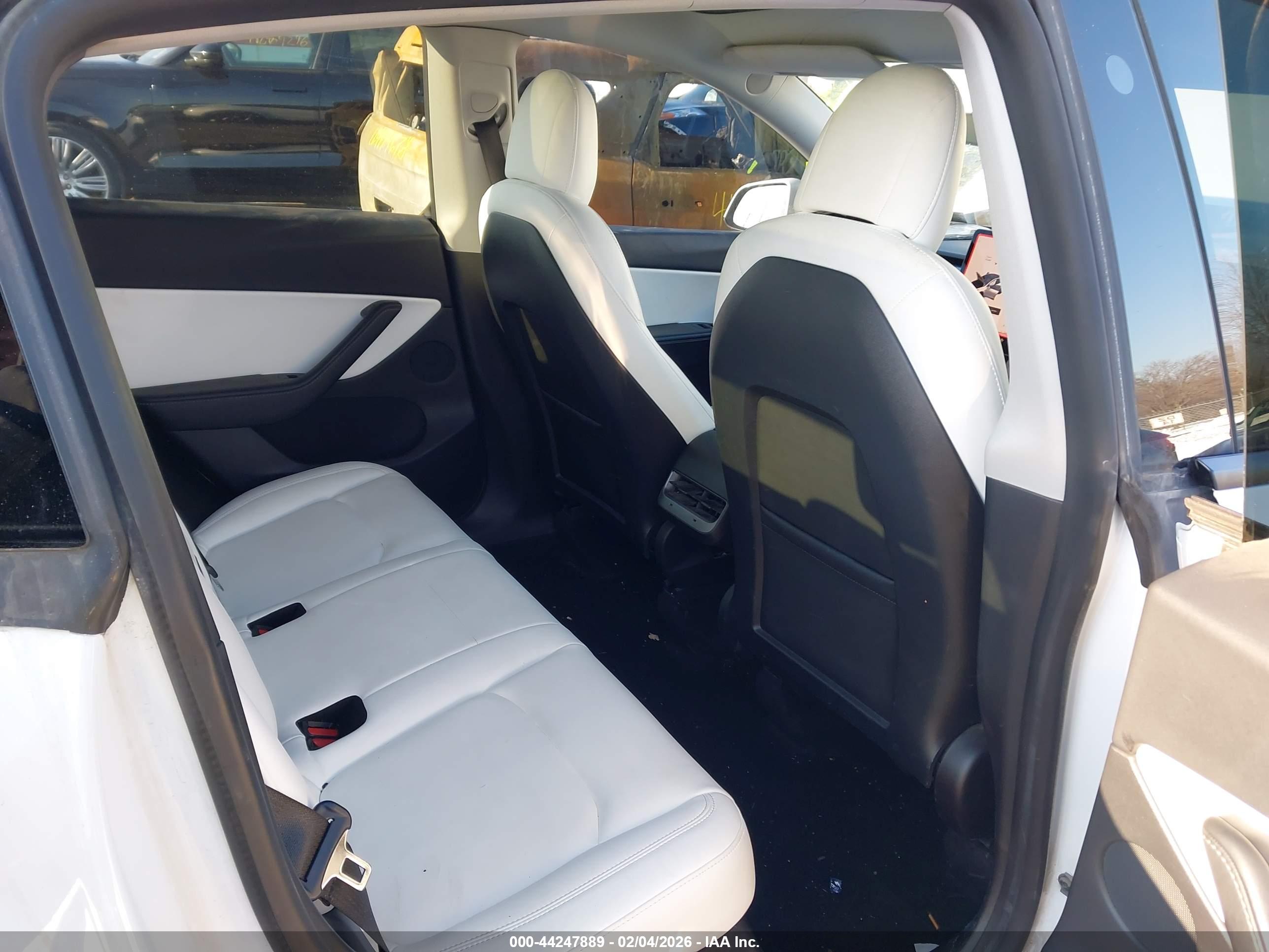 TESLA MODEL image 8