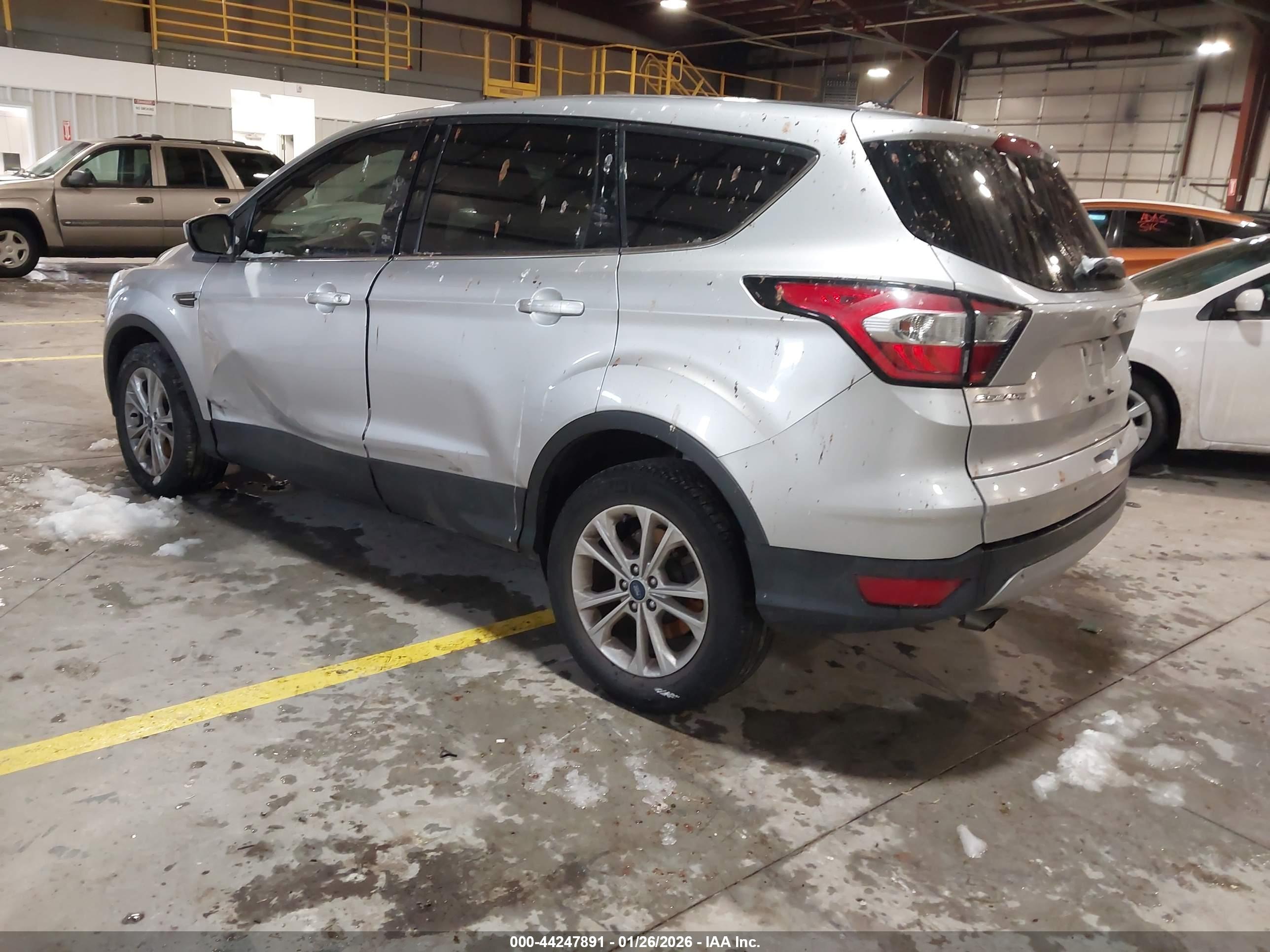 FORD ESCAPE image 3