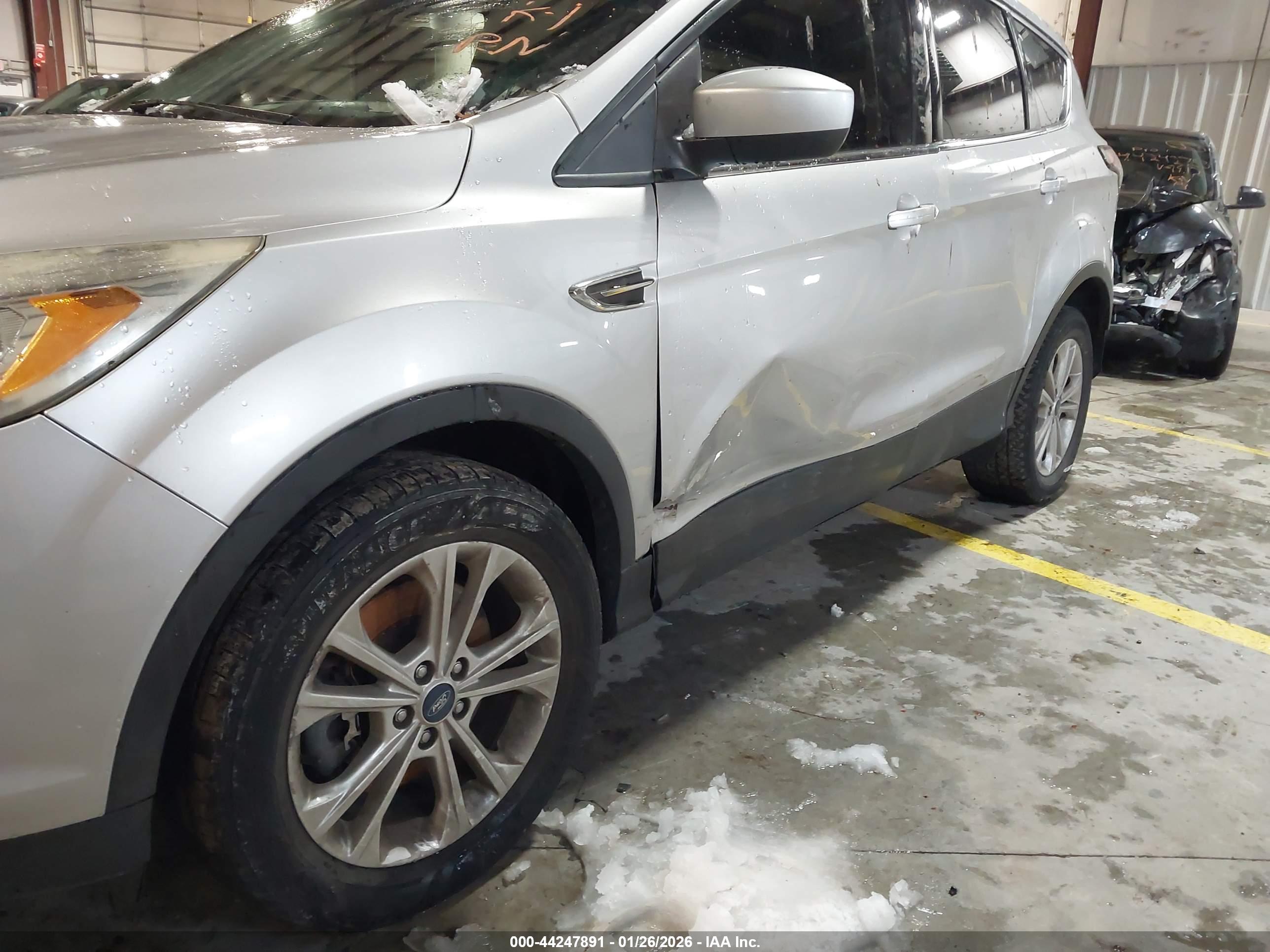 FORD ESCAPE image 6