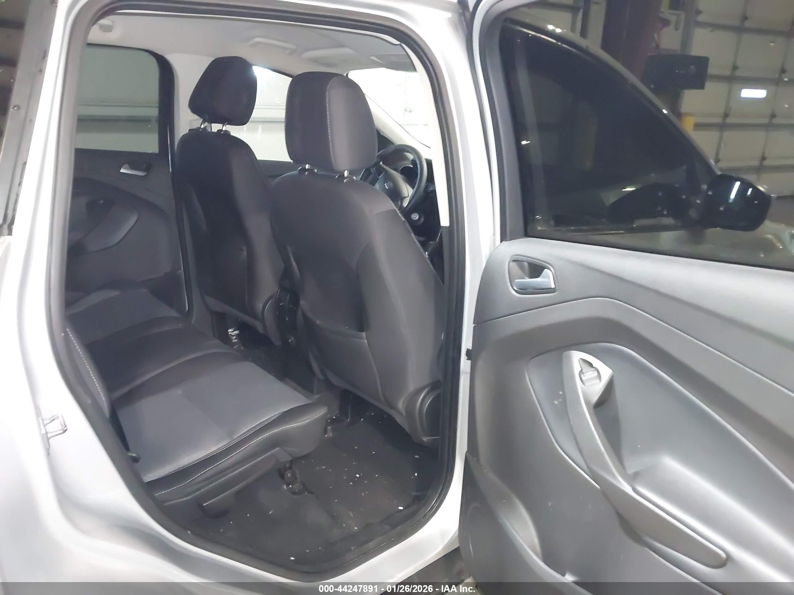 FORD ESCAPE image 8