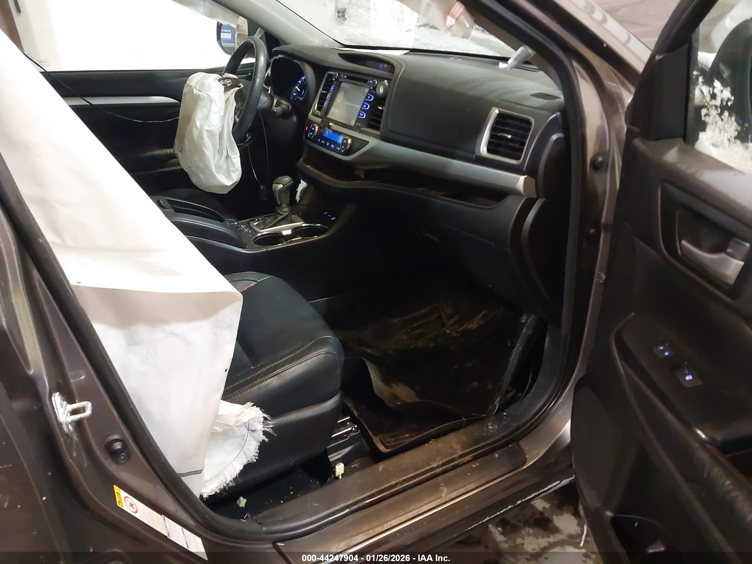 TOYOTA HIGHLANDER image 5