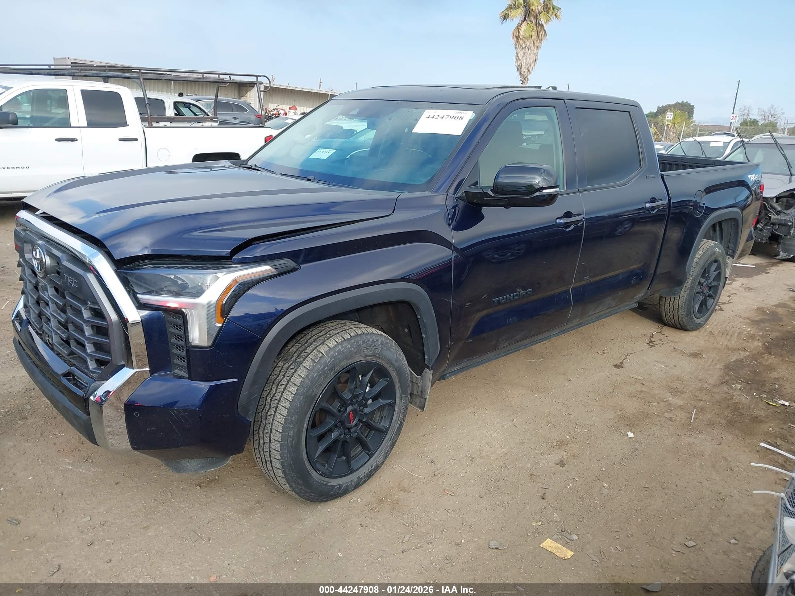 TOYOTA TUNDRA image 2