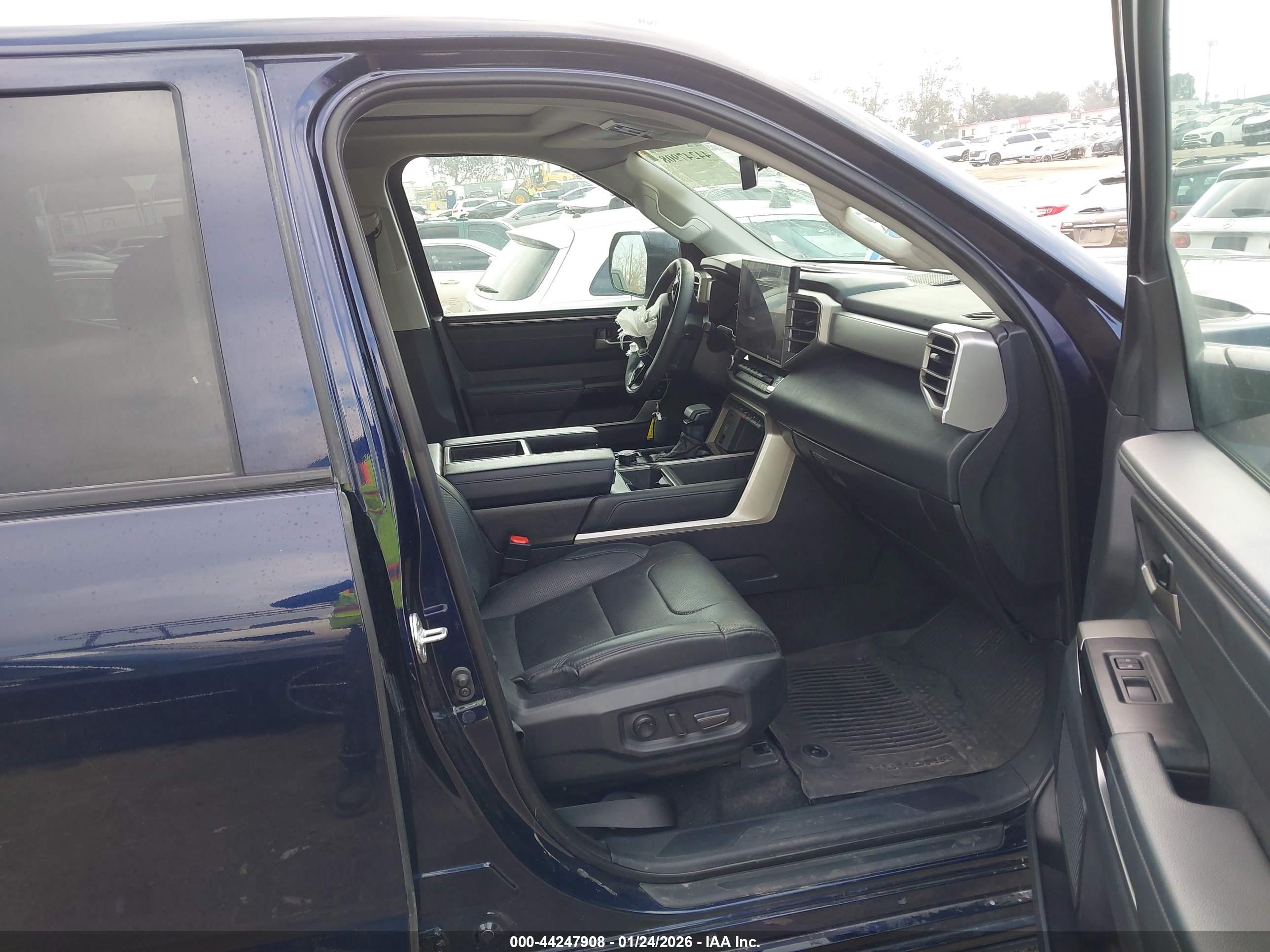TOYOTA TUNDRA image 5