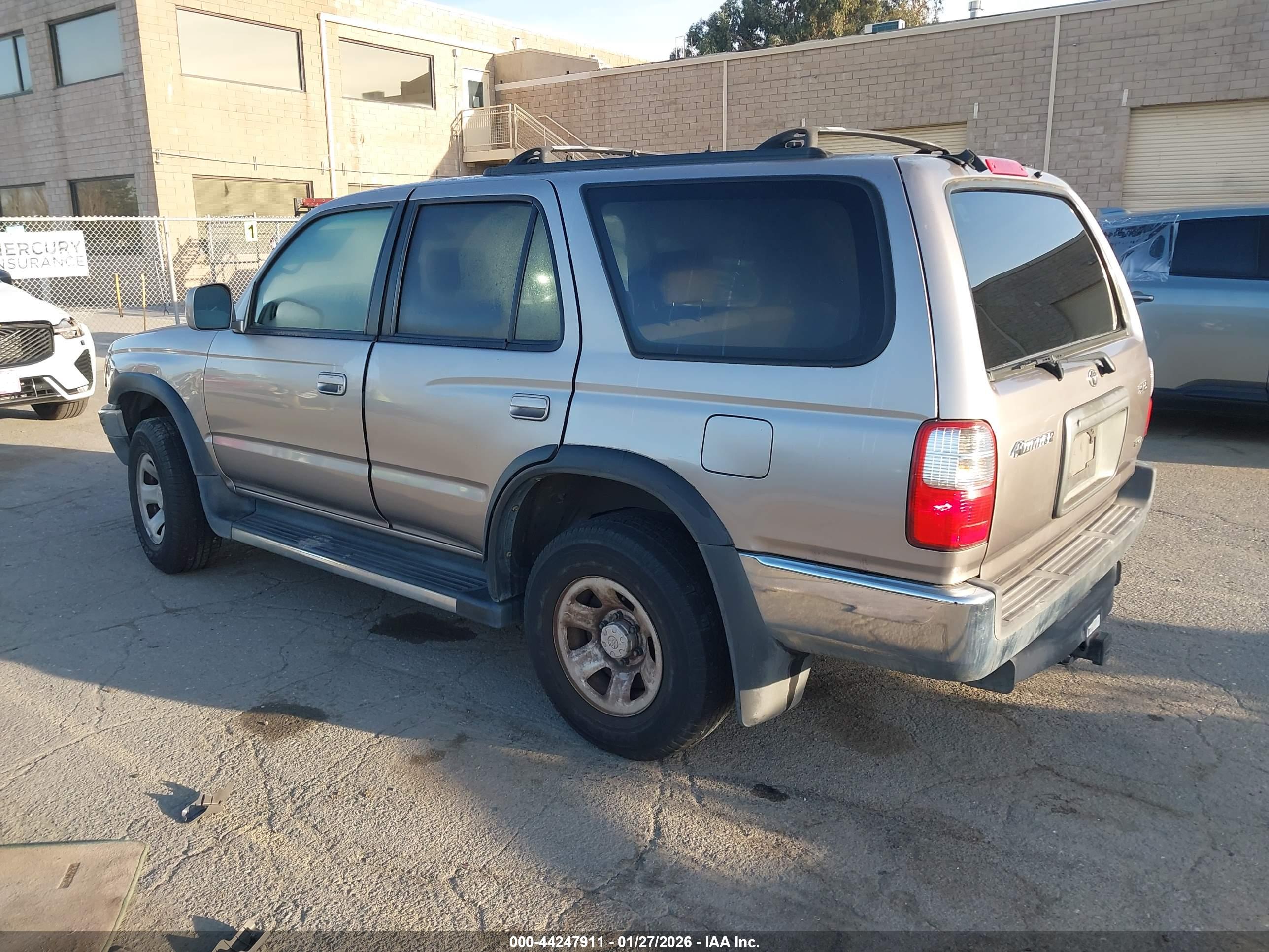 TOYOTA 4RUNNER image 3