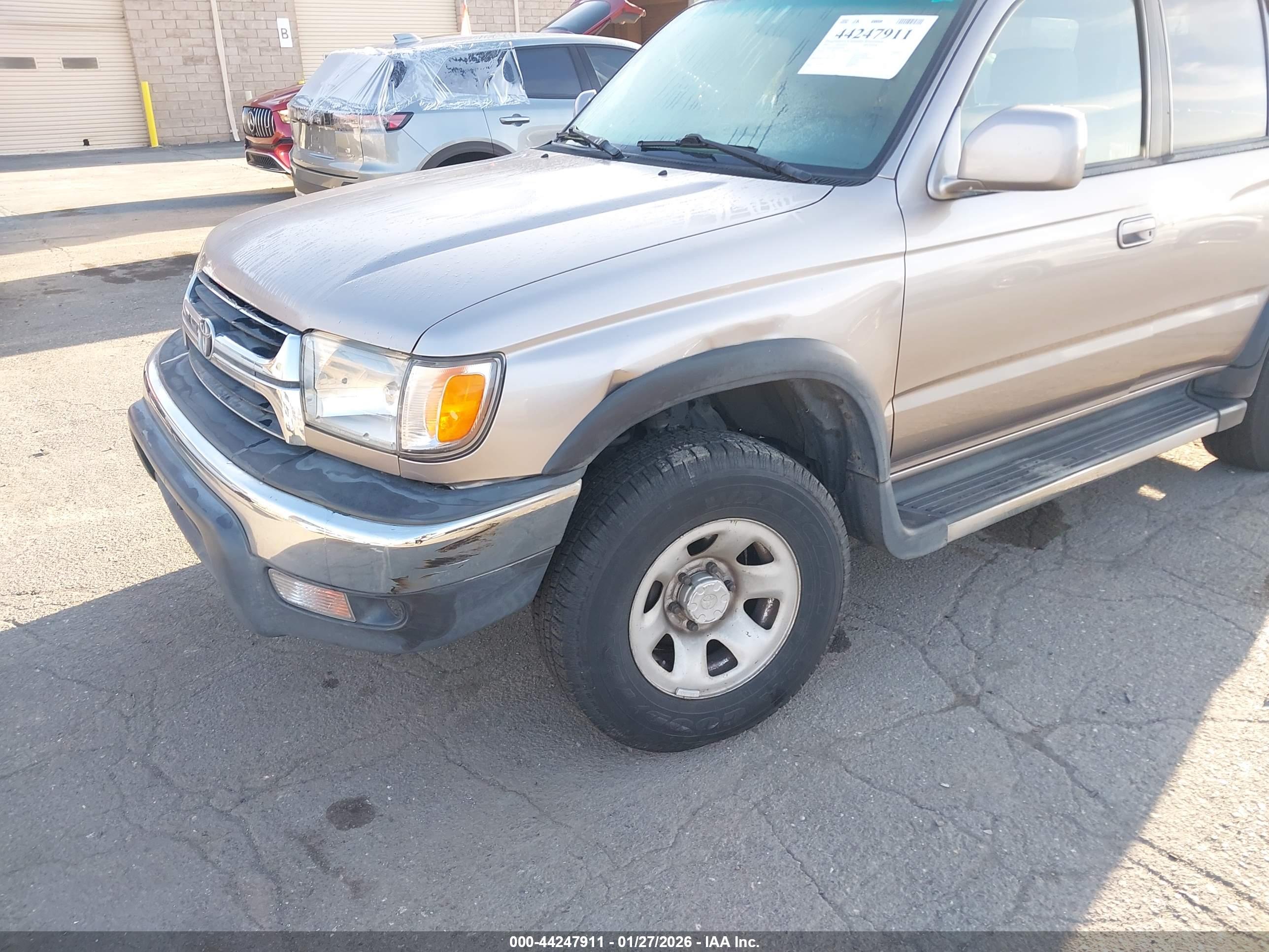TOYOTA 4RUNNER image 6