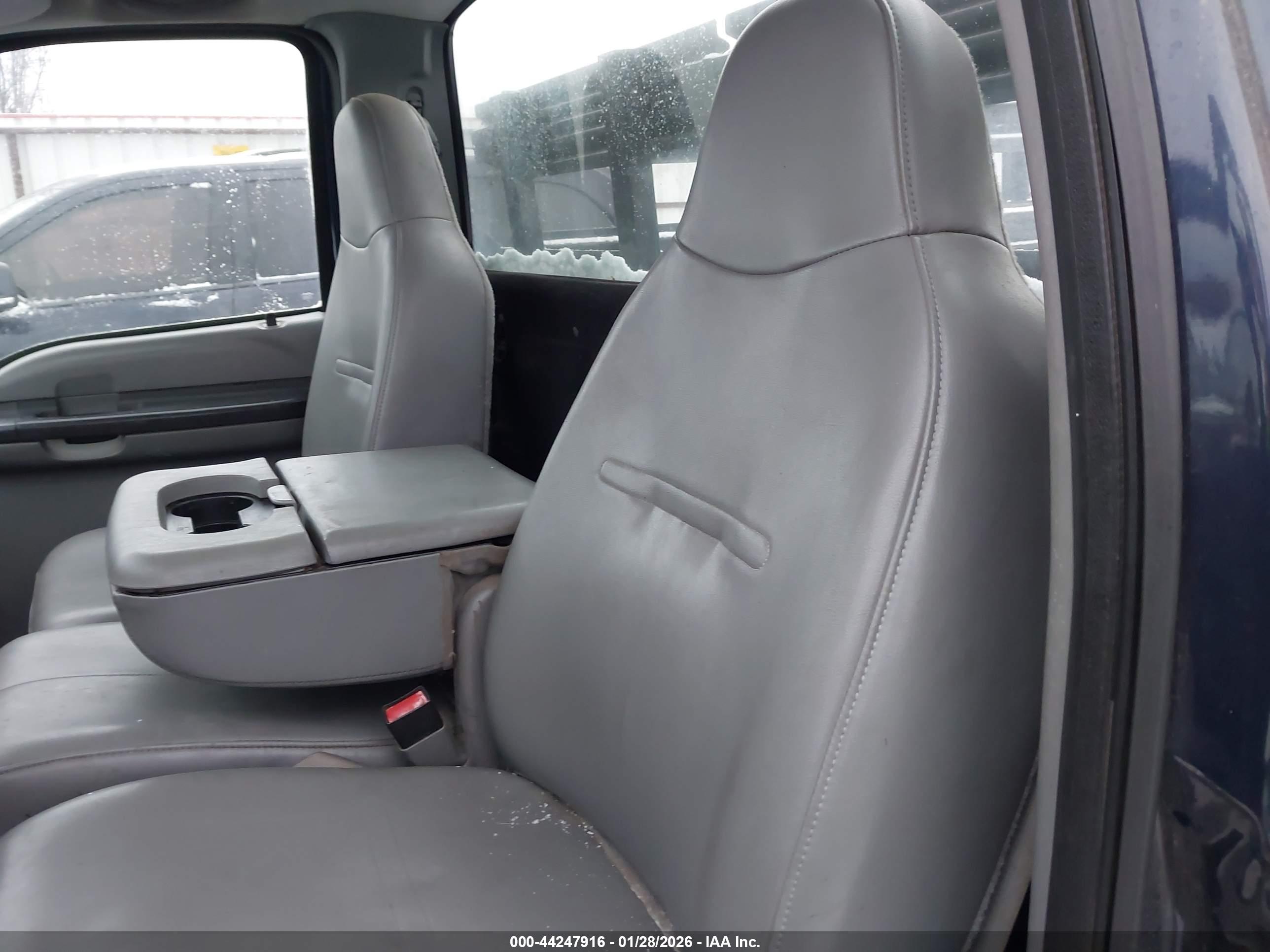 FORD F-250 image 8