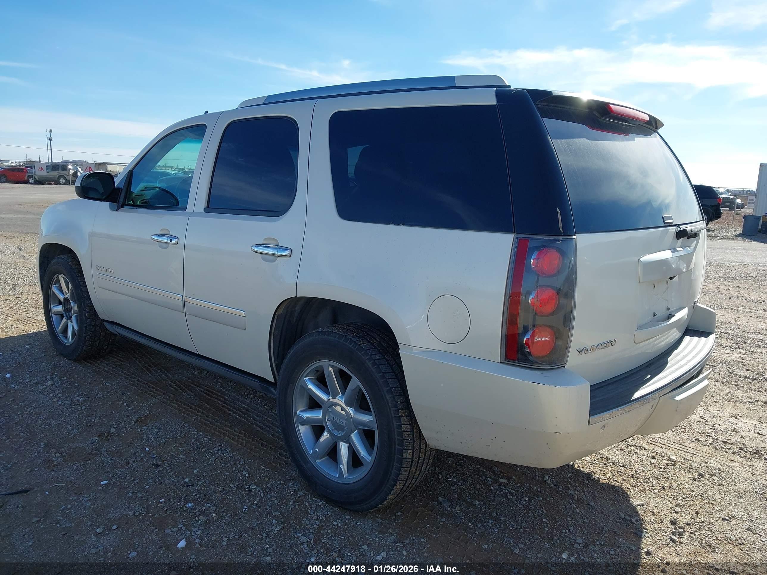GMC YUKON image 3