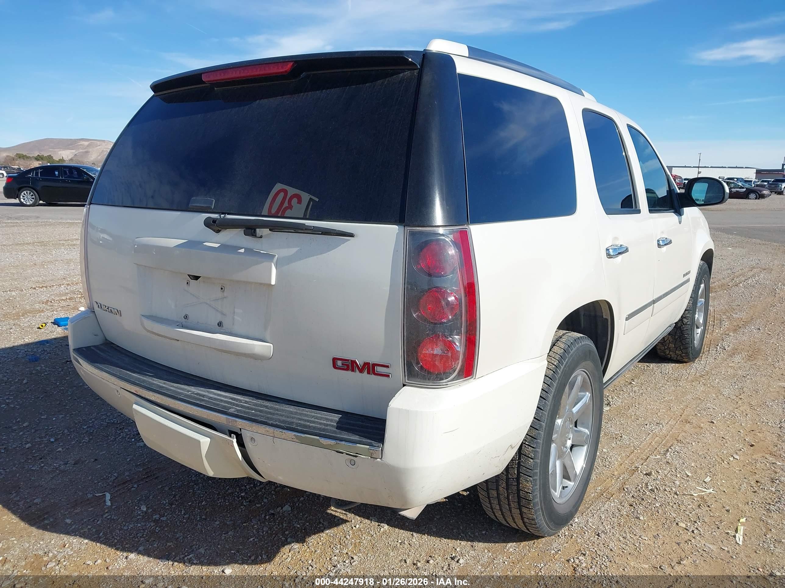 GMC YUKON image 4