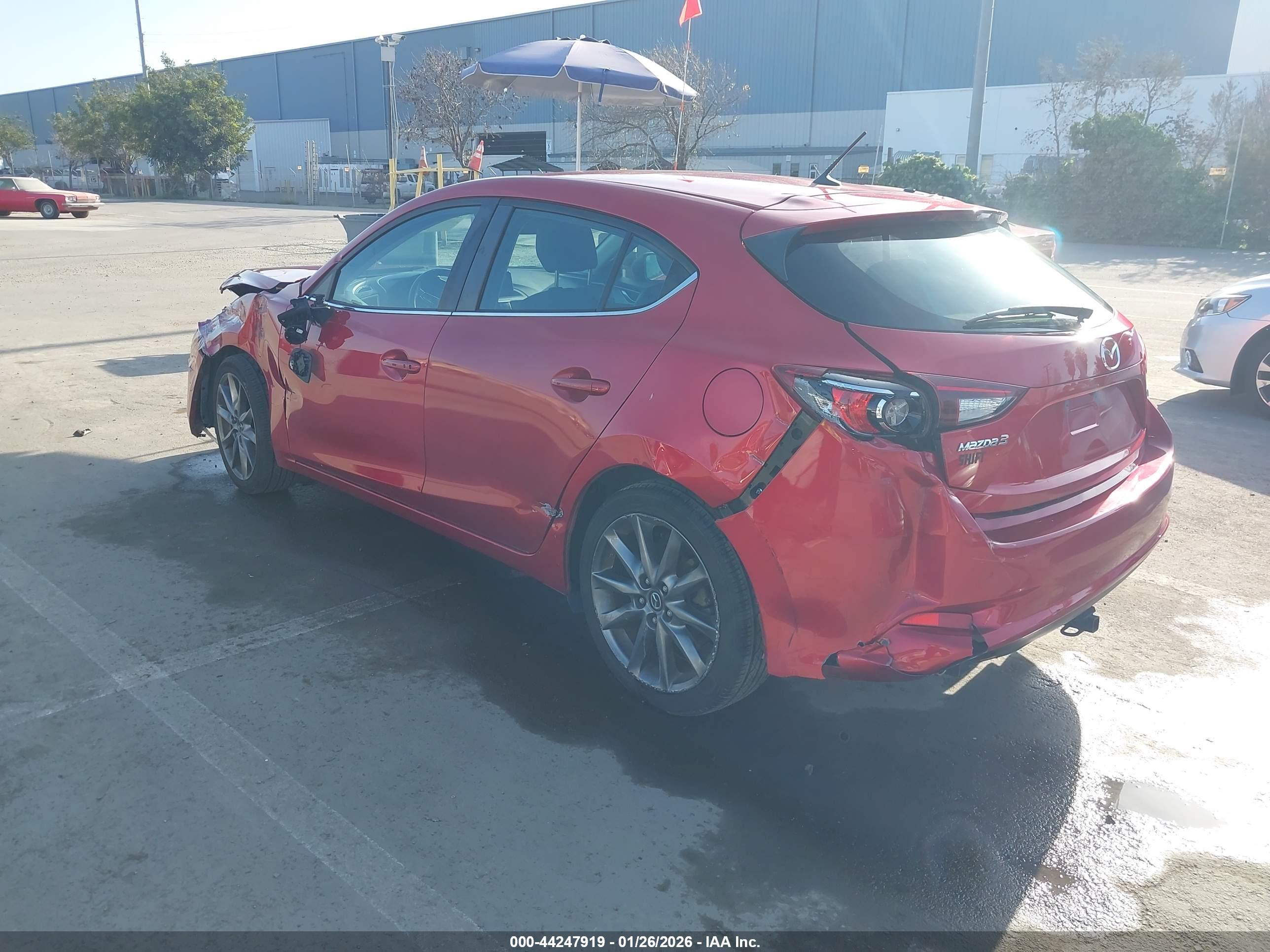 MAZDA MAZDA3 image 3
