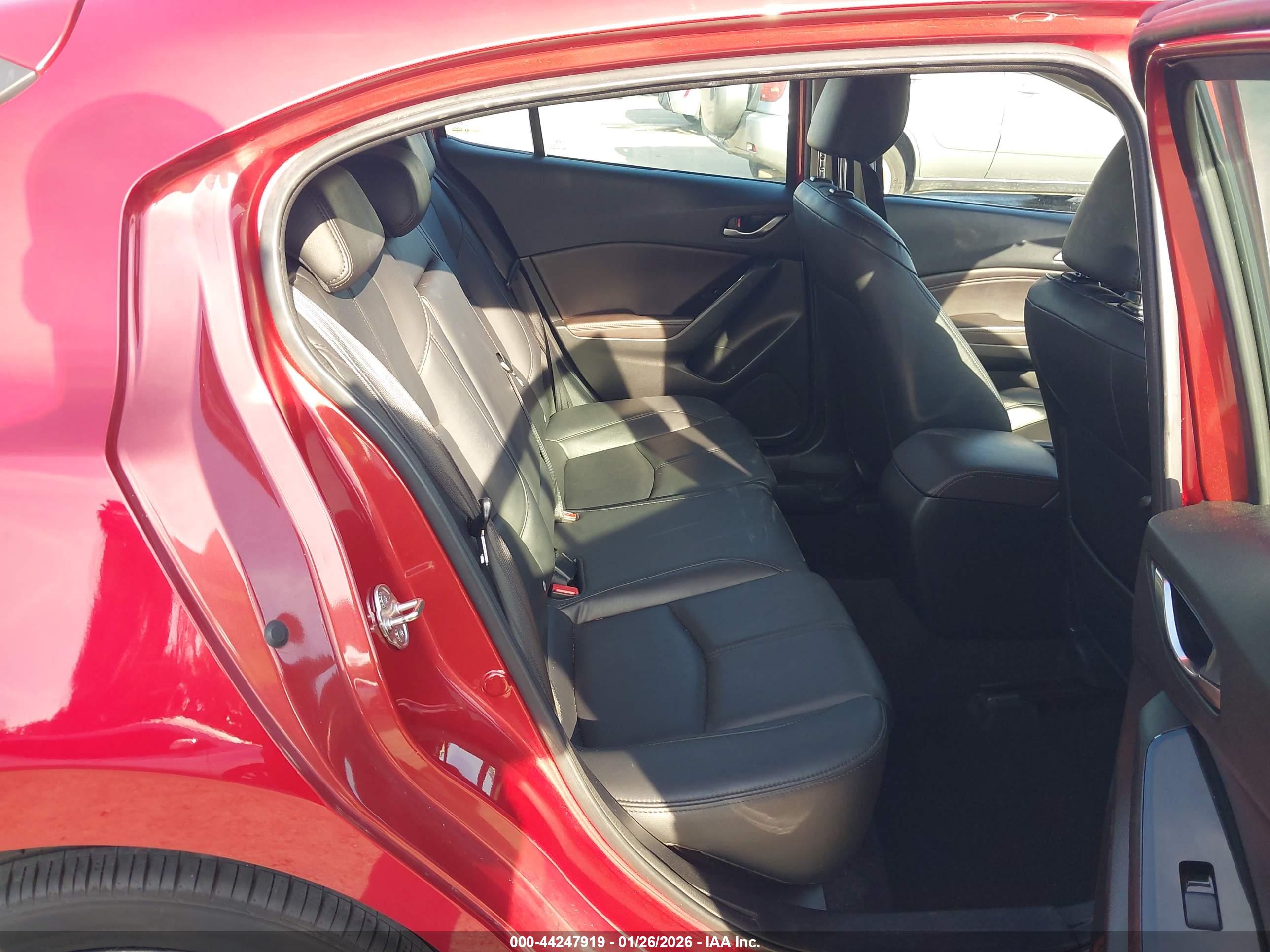 MAZDA MAZDA3 image 8