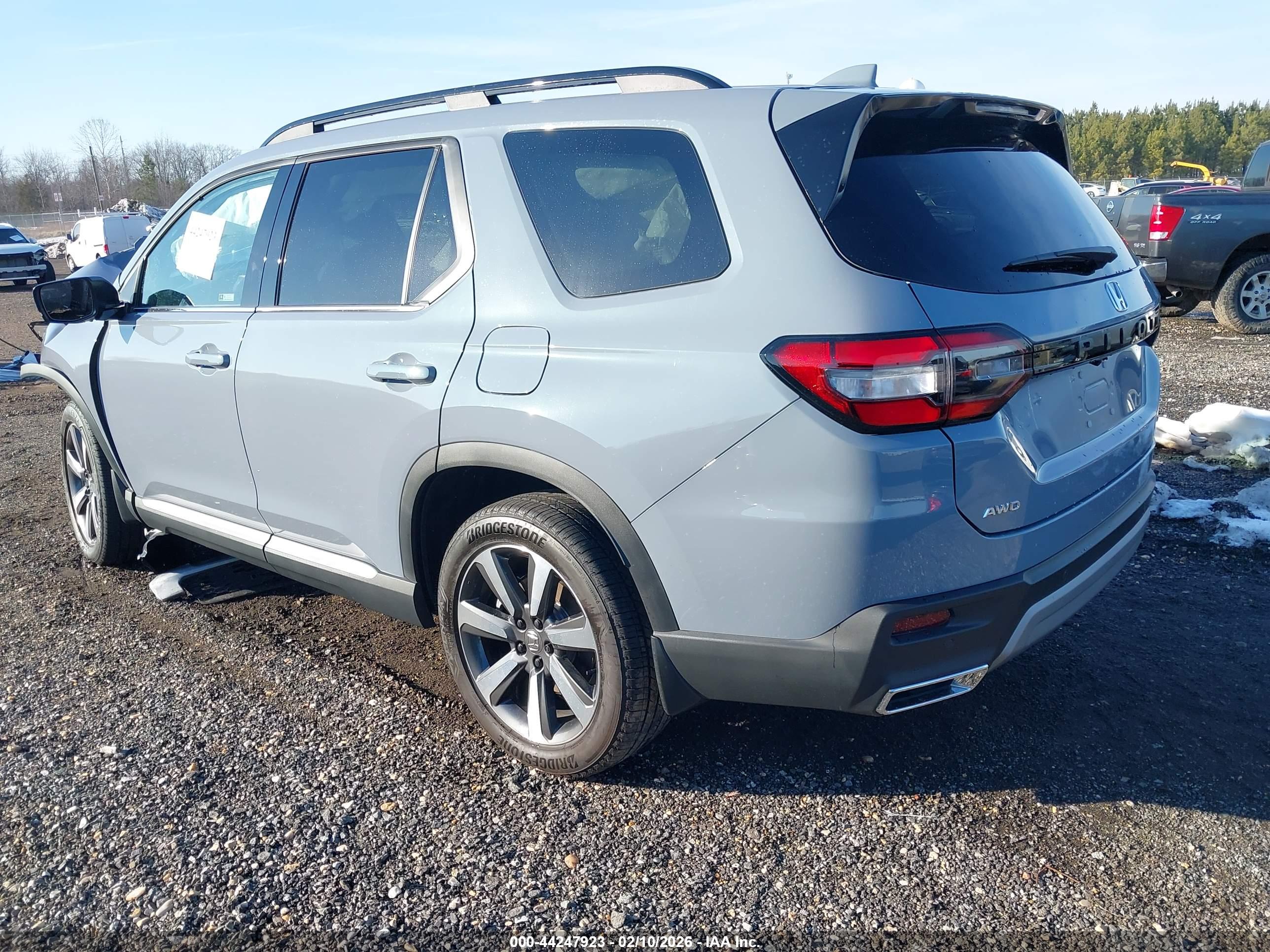 HONDA PILOT image 3
