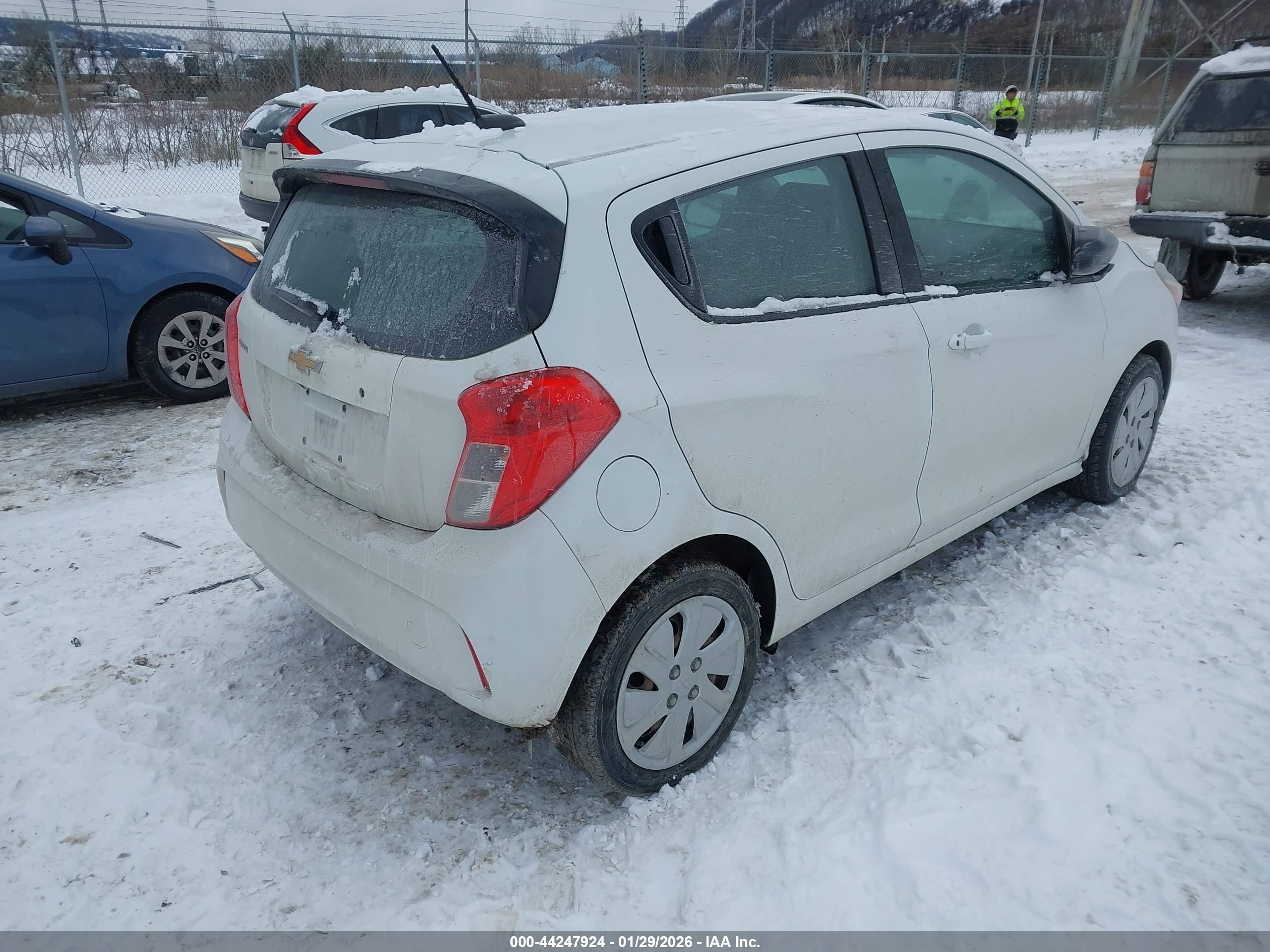 CHEVROLET SPARK image 4