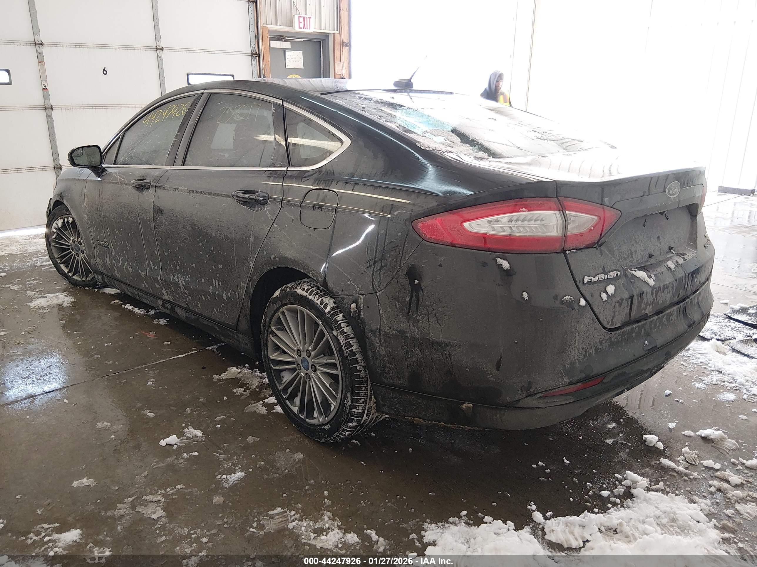 FORD FUSION image 3