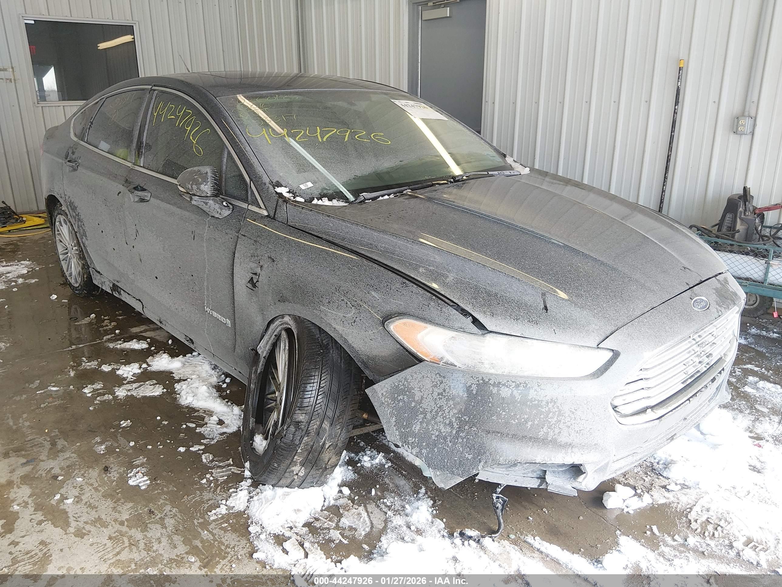FORD FUSION image 6