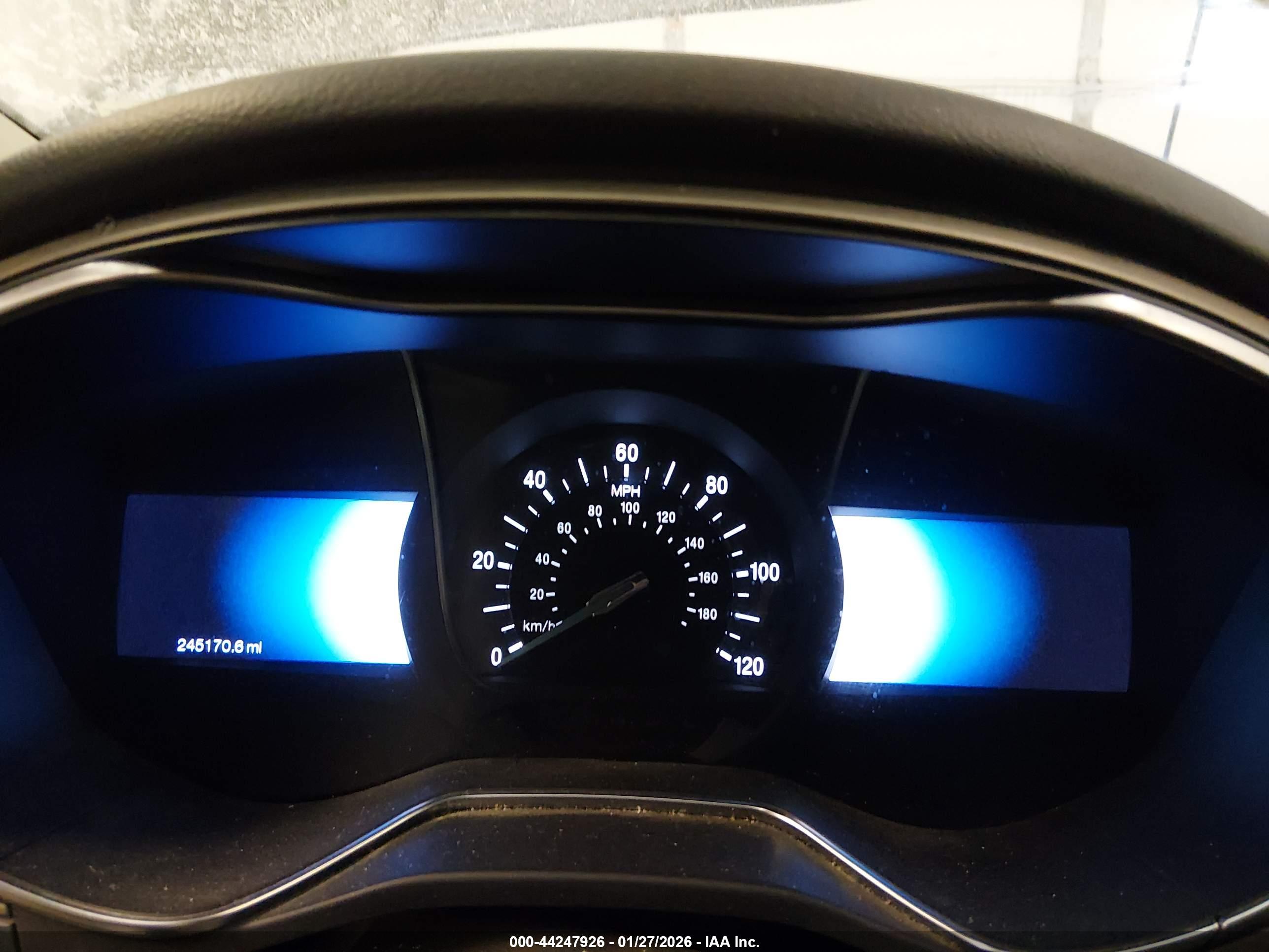 FORD FUSION image 7